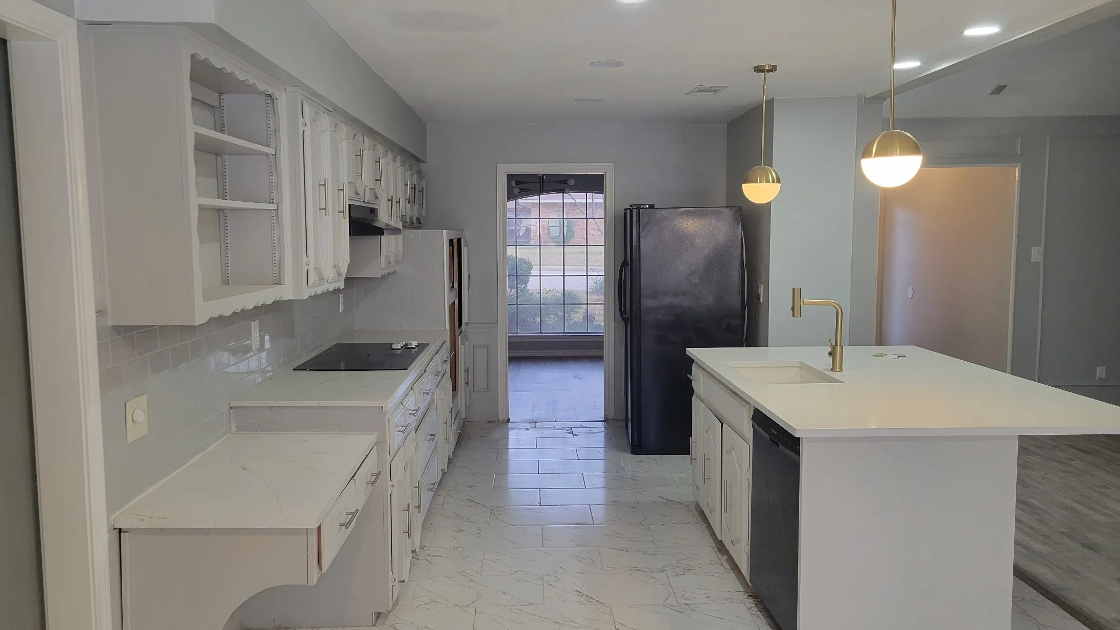 Single Family Residence For Sale in Dallas County , 1333 Thunderbrook Drive, De Soto, Texas 75115, 4 Bedrooms, 3 Bathrooms, 2 Garage spaces, 2,738 Sqft, built in 1976, Price $378,500, mls#21261133, Real Estate Agent in De Soto, Homes For Sale in Dallas county, Homes For Sale in De Soto, Realtor in De Soto Texas, Real Estate Brokerage Independent Realty Texas, Luminita Cordes Realtor