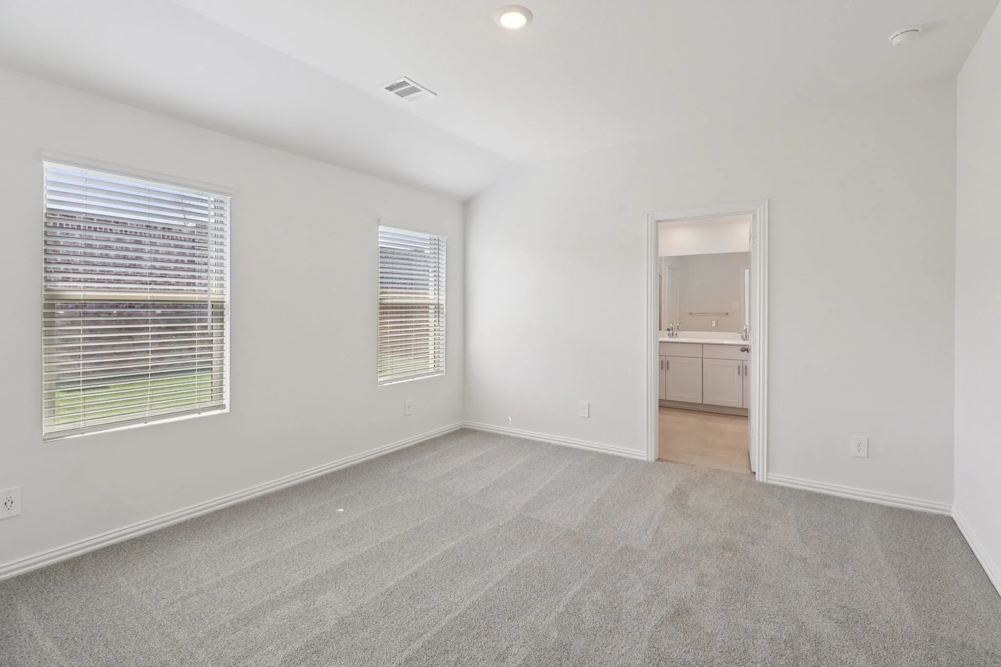  Photo is not of the actual home, but is an inspirational photo of builder’s model home and may depict options, furnishings, and/or decorator features that are not included.
