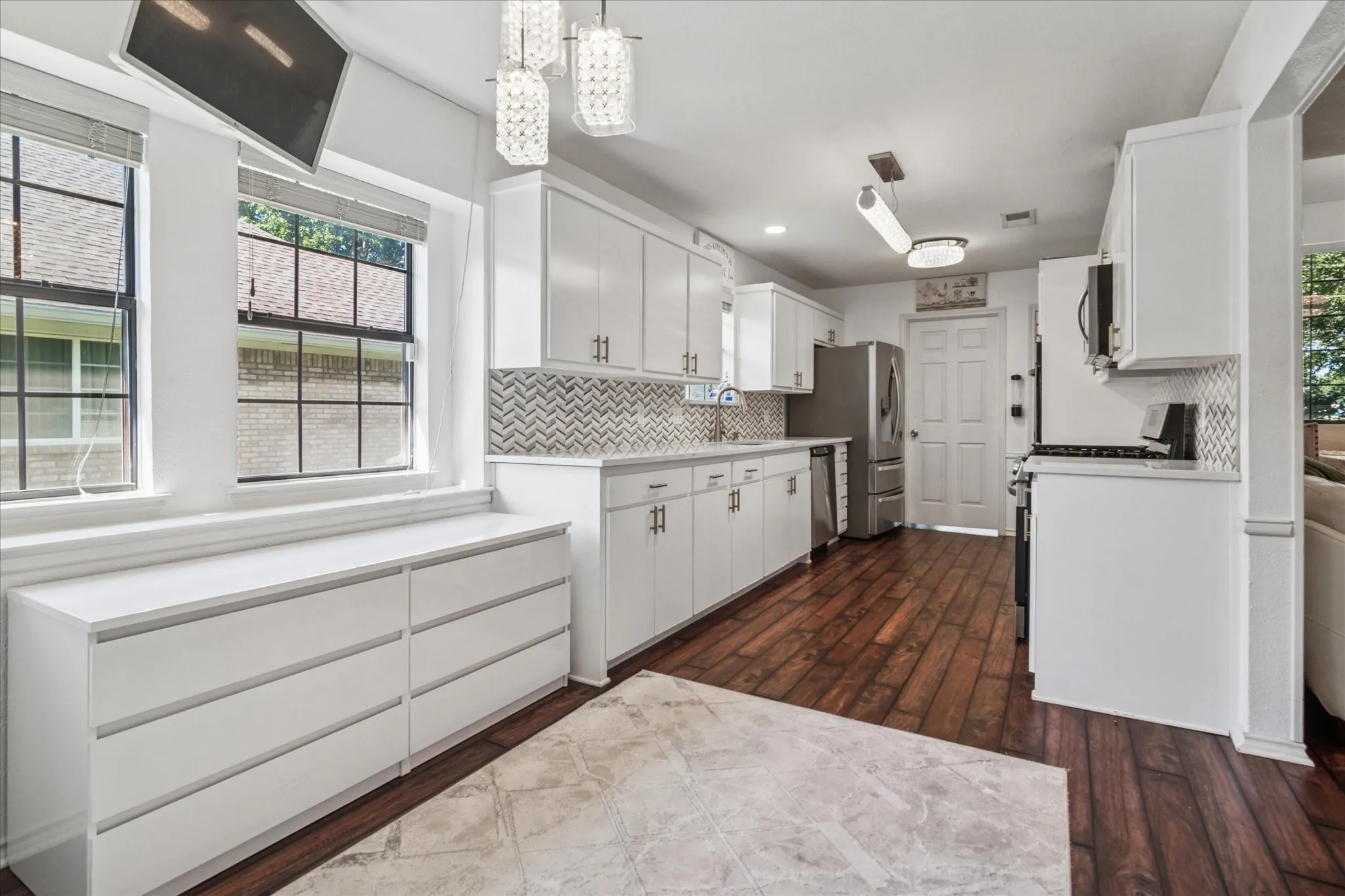 Single Family Residence For Rent in Collin County , 4436 Emerson Drive, Plano, Texas 75093, 4 Bedroom, 2 Bathroom, 2 Garage spaces, 2,154 Sqft, built in 1983, Price $4,000, mls#21254306, Real Estate Agent in Plano, Homes For Rent in Collin county, Homes For Rent in Plano, Realtor in Plano Texas, Real Estate Brokerage Independent Realty Texas, Luminita Cordes Realtor