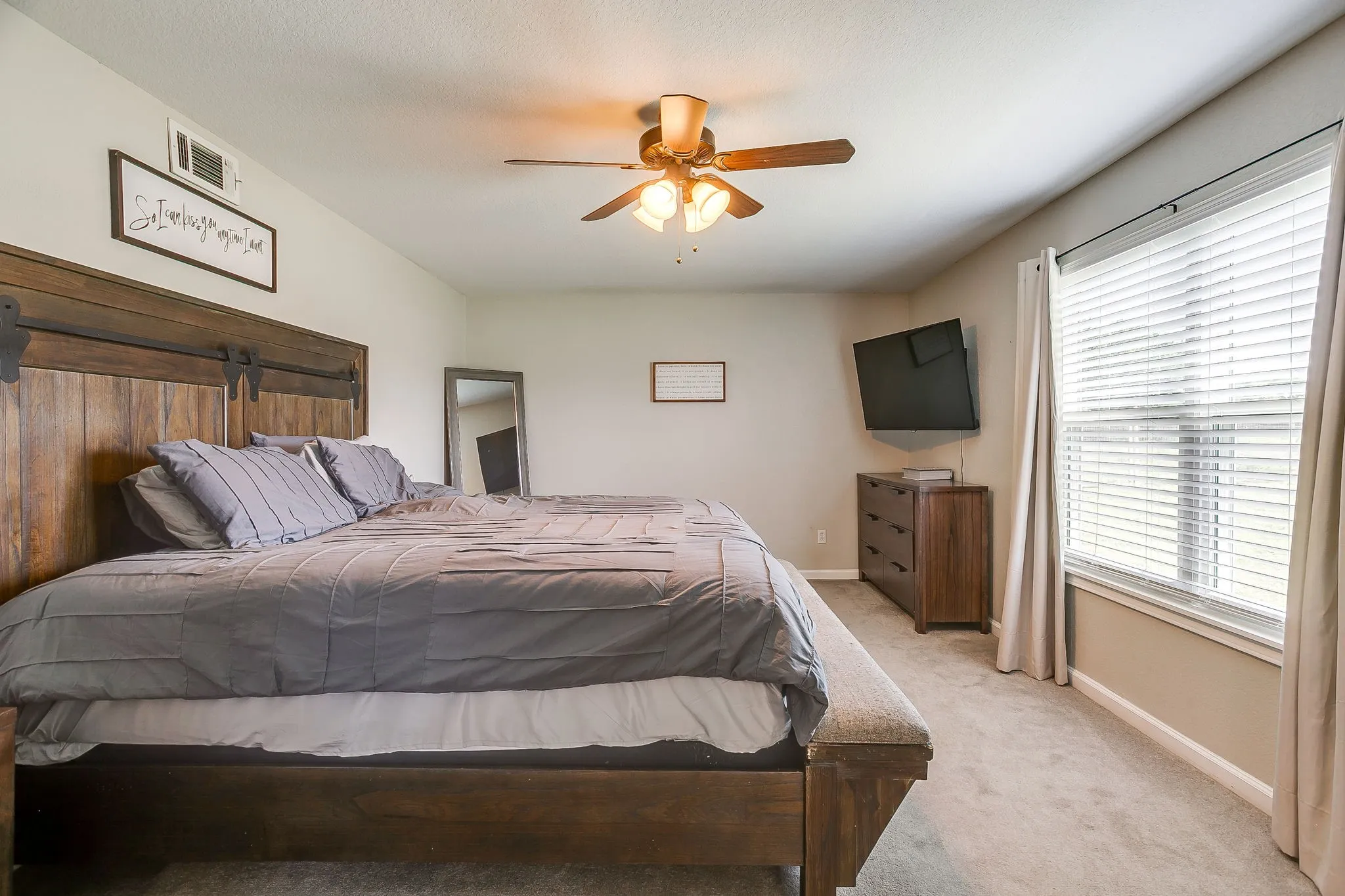 Single Family Residence For Sale in Parker County , 4435 S FM 113, Millsap, Texas 76066, 3 Bedroom, 3 Bathroom, Garage spaces, 1,820 Sqft, built in 1986, mls#21263111, Real Estate Agent in Millsap, Homes For Sale in Parker county, Homes For Sale in Millsap, Realtor in Millsap Texas, Real Estate Brokerage Independent Realty Texas, Luminita Cordes Realtor
