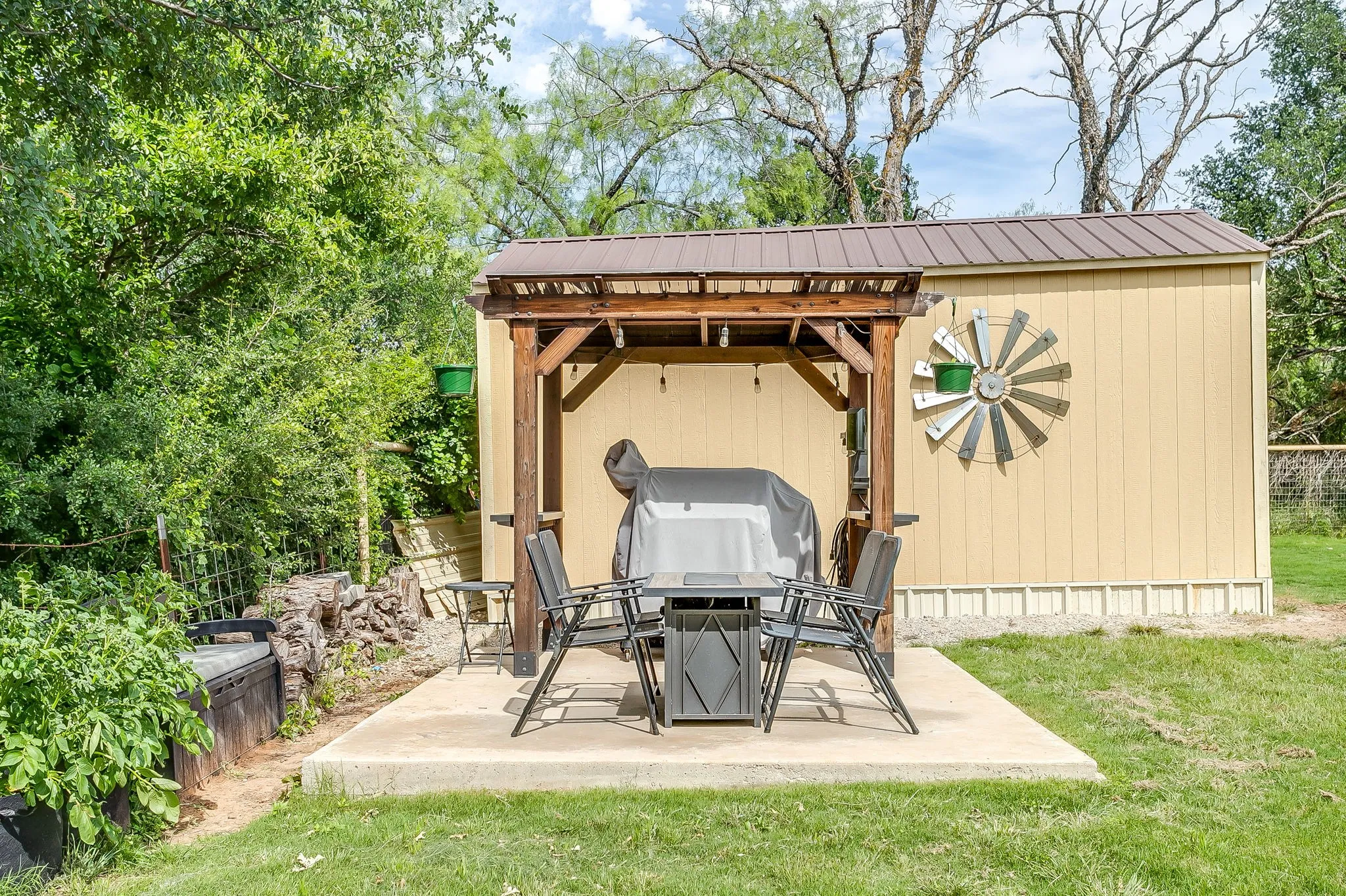 Single Family Residence For Sale in Parker County , 4435 S FM 113, Millsap, Texas 76066, 3 Bedroom, 3 Bathroom, Garage spaces, 1,820 Sqft, built in 1986, mls#21263111, Real Estate Agent in Millsap, Homes For Sale in Parker county, Homes For Sale in Millsap, Realtor in Millsap Texas, Real Estate Brokerage Independent Realty Texas, Luminita Cordes Realtor
