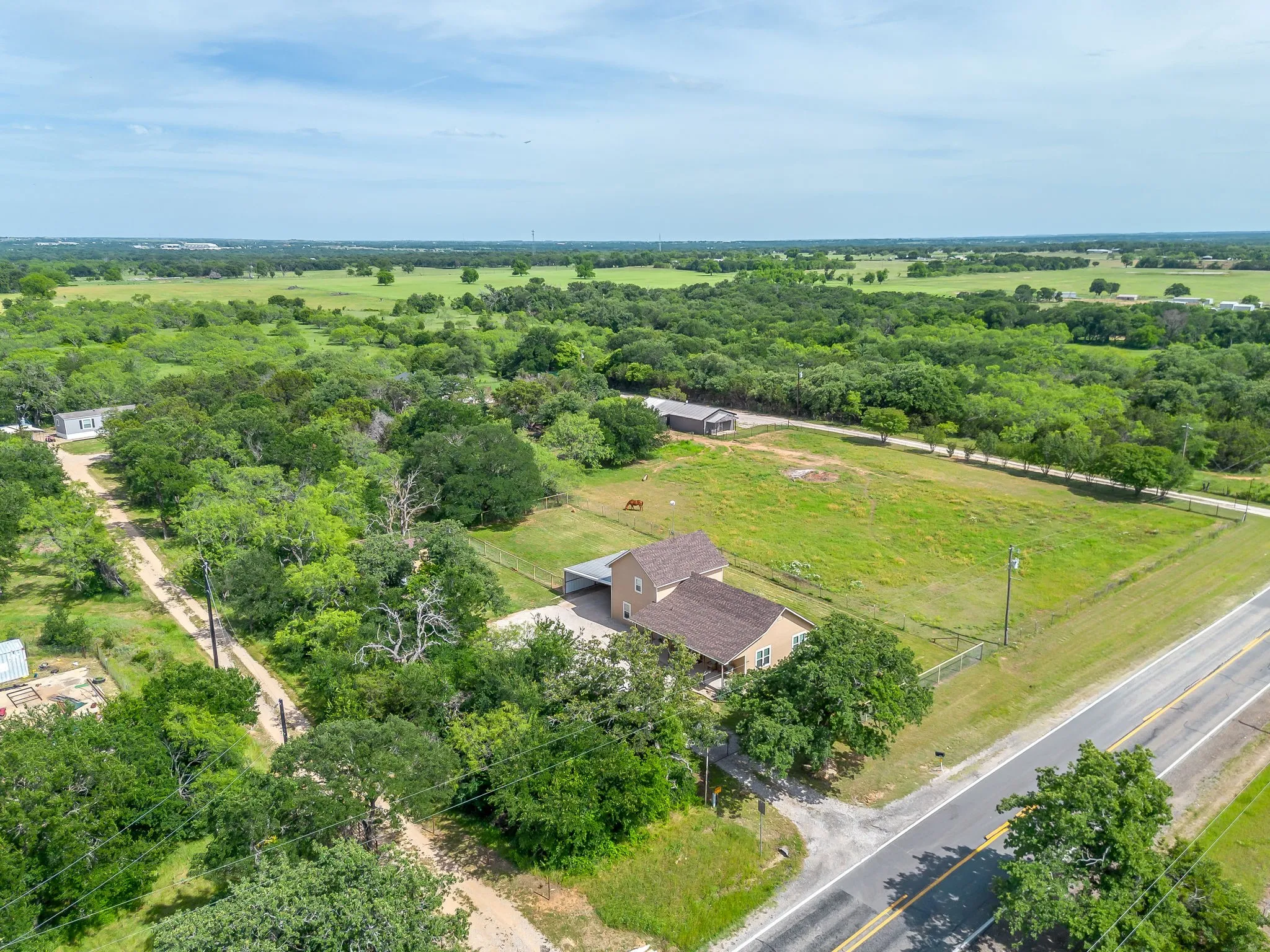 Single Family Residence For Sale in Parker County , 4435 S FM 113, Millsap, Texas 76066, 3 Bedroom, 3 Bathroom, Garage spaces, 1,820 Sqft, built in 1986, mls#21263111, Real Estate Agent in Millsap, Homes For Sale in Parker county, Homes For Sale in Millsap, Realtor in Millsap Texas, Real Estate Brokerage Independent Realty Texas, Luminita Cordes Realtor