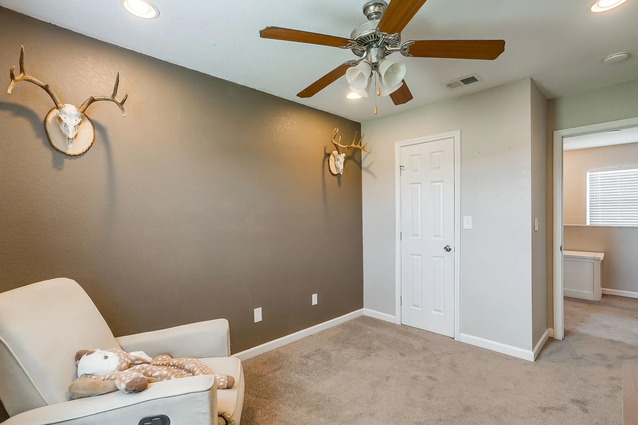 Single Family Residence For Sale in Parker County , 4435 S FM 113, Millsap, Texas 76066, 3 Bedroom, 3 Bathroom, Garage spaces, 1,820 Sqft, built in 1986, mls#21263111, Real Estate Agent in Millsap, Homes For Sale in Parker county, Homes For Sale in Millsap, Realtor in Millsap Texas, Real Estate Brokerage Independent Realty Texas, Luminita Cordes Realtor