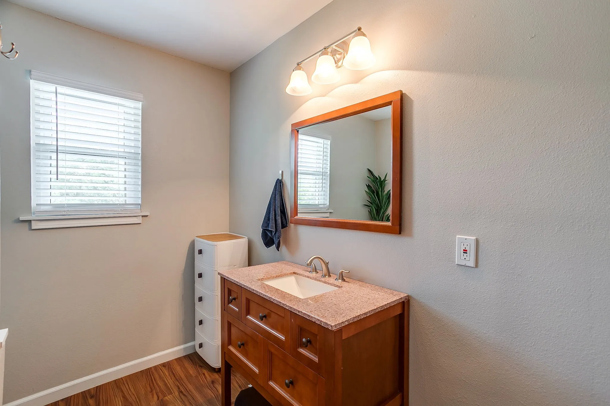 Single Family Residence For Sale in Parker County , 4435 S FM 113, Millsap, Texas 76066, 3 Bedroom, 3 Bathroom, Garage spaces, 1,820 Sqft, built in 1986, mls#21263111, Real Estate Agent in Millsap, Homes For Sale in Parker county, Homes For Sale in Millsap, Realtor in Millsap Texas, Real Estate Brokerage Independent Realty Texas, Luminita Cordes Realtor