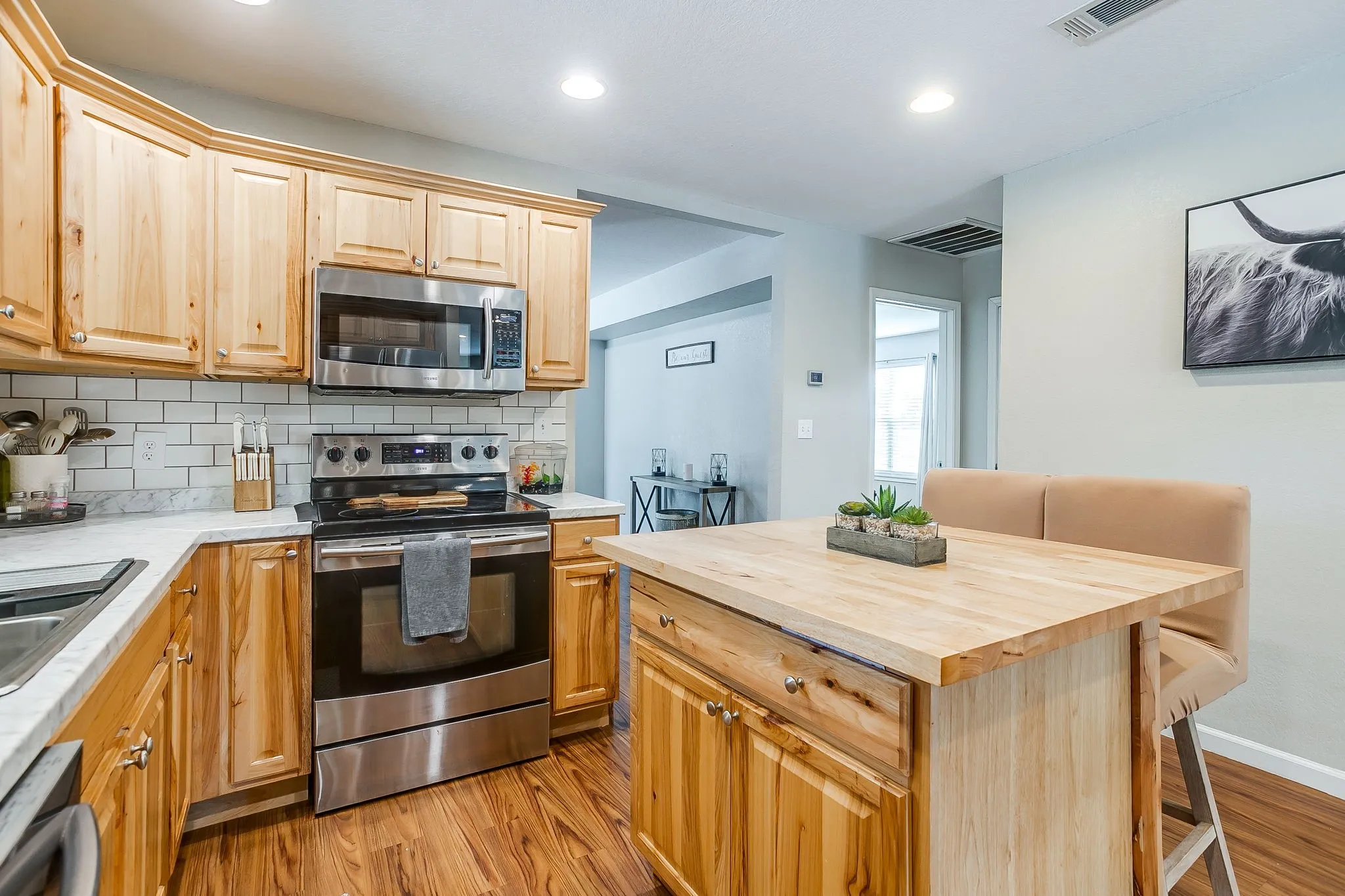 Single Family Residence For Sale in Parker County , 4435 S FM 113, Millsap, Texas 76066, 3 Bedroom, 3 Bathroom, Garage spaces, 1,820 Sqft, built in 1986, mls#21263111, Real Estate Agent in Millsap, Homes For Sale in Parker county, Homes For Sale in Millsap, Realtor in Millsap Texas, Real Estate Brokerage Independent Realty Texas, Luminita Cordes Realtor
