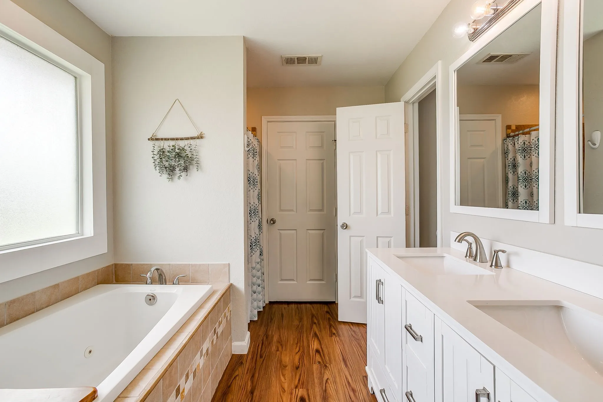 Single Family Residence For Sale in Parker County , 4435 S FM 113, Millsap, Texas 76066, 3 Bedroom, 3 Bathroom, Garage spaces, 1,820 Sqft, built in 1986, mls#21263111, Real Estate Agent in Millsap, Homes For Sale in Parker county, Homes For Sale in Millsap, Realtor in Millsap Texas, Real Estate Brokerage Independent Realty Texas, Luminita Cordes Realtor