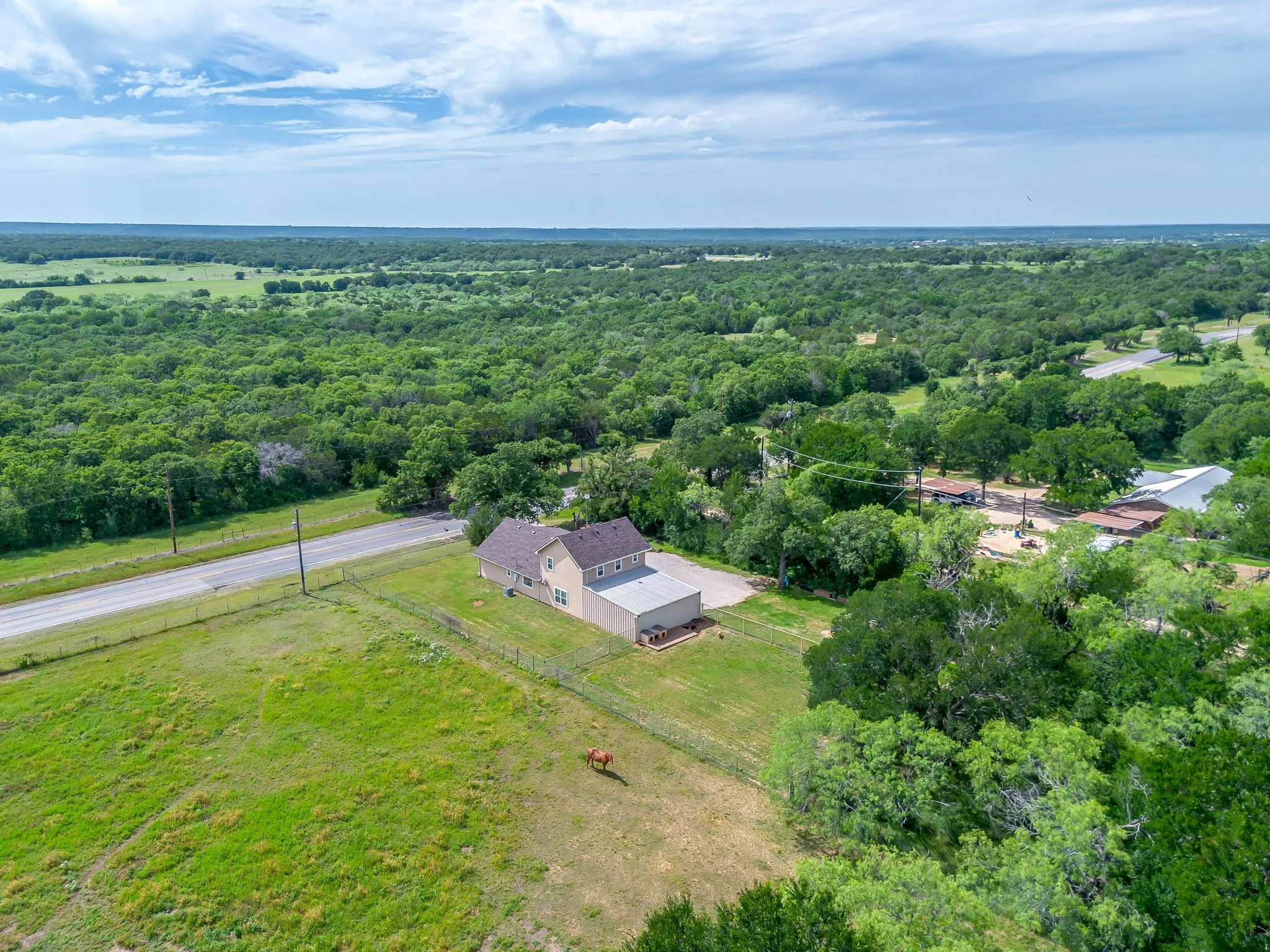 Single Family Residence For Sale in Parker County , 4435 S FM 113, Millsap, Texas 76066, 3 Bedroom, 3 Bathroom, Garage spaces, 1,820 Sqft, built in 1986, mls#21263111, Real Estate Agent in Millsap, Homes For Sale in Parker county, Homes For Sale in Millsap, Realtor in Millsap Texas, Real Estate Brokerage Independent Realty Texas, Luminita Cordes Realtor