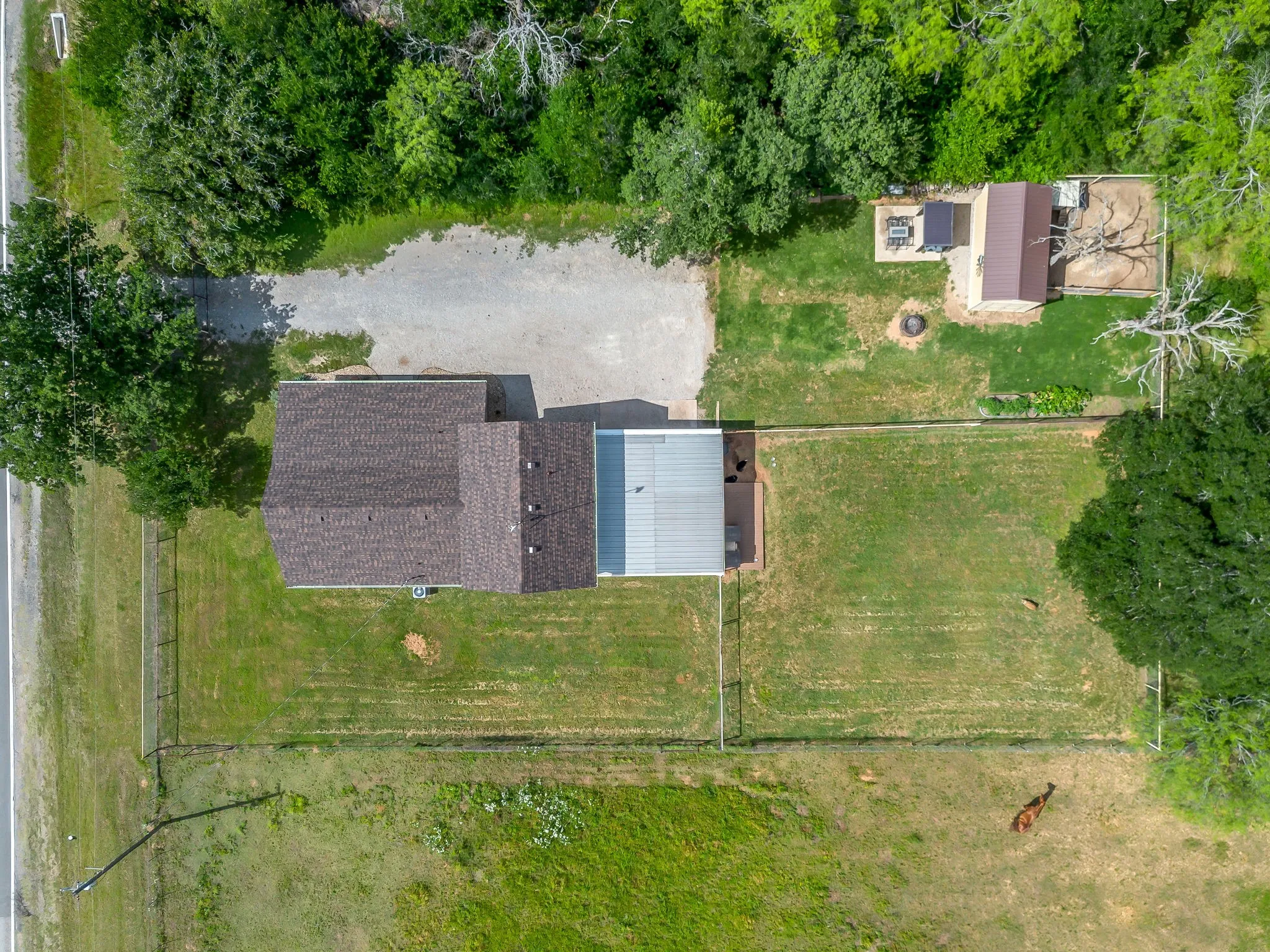 Single Family Residence For Sale in Parker County , 4435 S FM 113, Millsap, Texas 76066, 3 Bedroom, 3 Bathroom, Garage spaces, 1,820 Sqft, built in 1986, mls#21263111, Real Estate Agent in Millsap, Homes For Sale in Parker county, Homes For Sale in Millsap, Realtor in Millsap Texas, Real Estate Brokerage Independent Realty Texas, Luminita Cordes Realtor