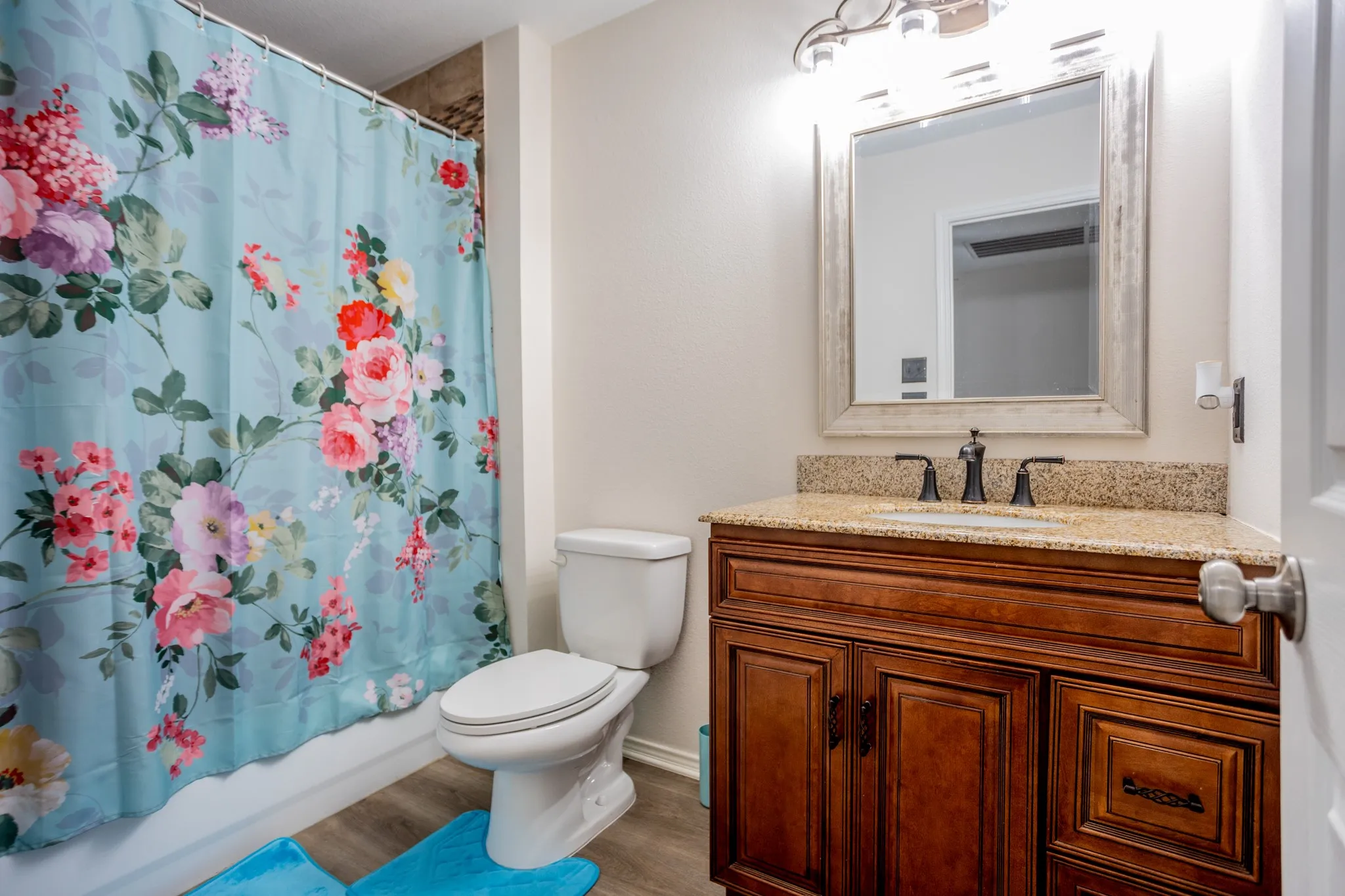 Townhouse For Sale in Dallas County , 4116 Kyndra Circle, Richardson, Texas 75082, 2 Bedrooms, 2 Bathrooms, 2 Garage spaces, 1,234 Sqft, built in 2005, Price $260,000, mls#21259962, Real Estate Agent in Richardson, Homes For Sale in Dallas county, Homes For Sale in Richardson, Realtor in Richardson Texas, Real Estate Brokerage Independent Realty Texas, Luminita Cordes Realtor