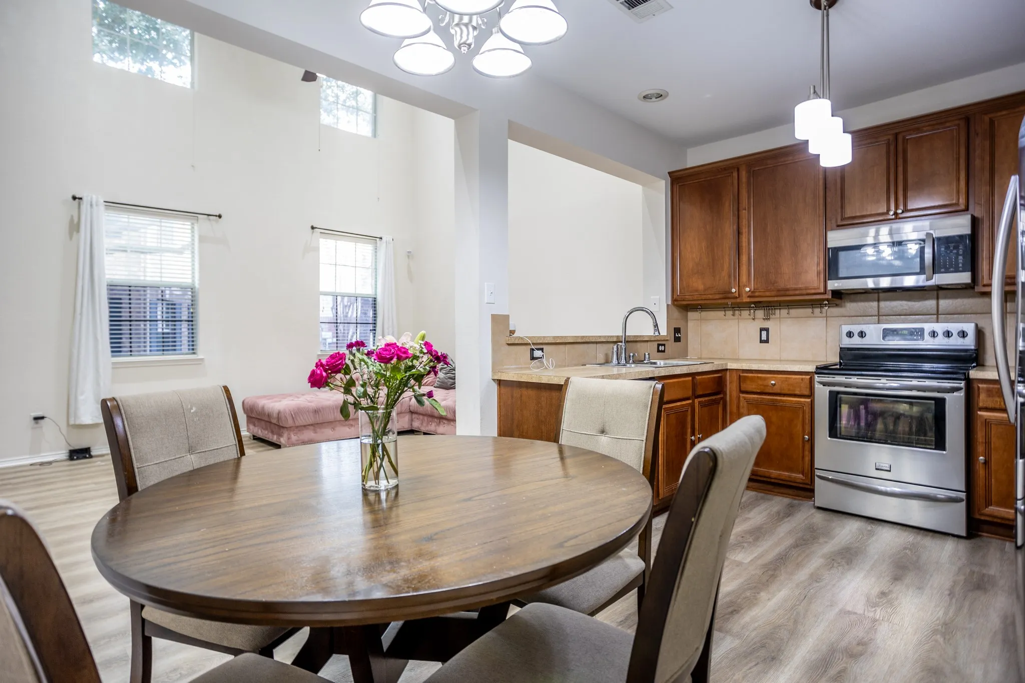 Townhouse For Sale in Dallas County , 4116 Kyndra Circle, Richardson, Texas 75082, 2 Bedrooms, 2 Bathrooms, 2 Garage spaces, 1,234 Sqft, built in 2005, Price $260,000, mls#21259962, Real Estate Agent in Richardson, Homes For Sale in Dallas county, Homes For Sale in Richardson, Realtor in Richardson Texas, Real Estate Brokerage Independent Realty Texas, Luminita Cordes Realtor