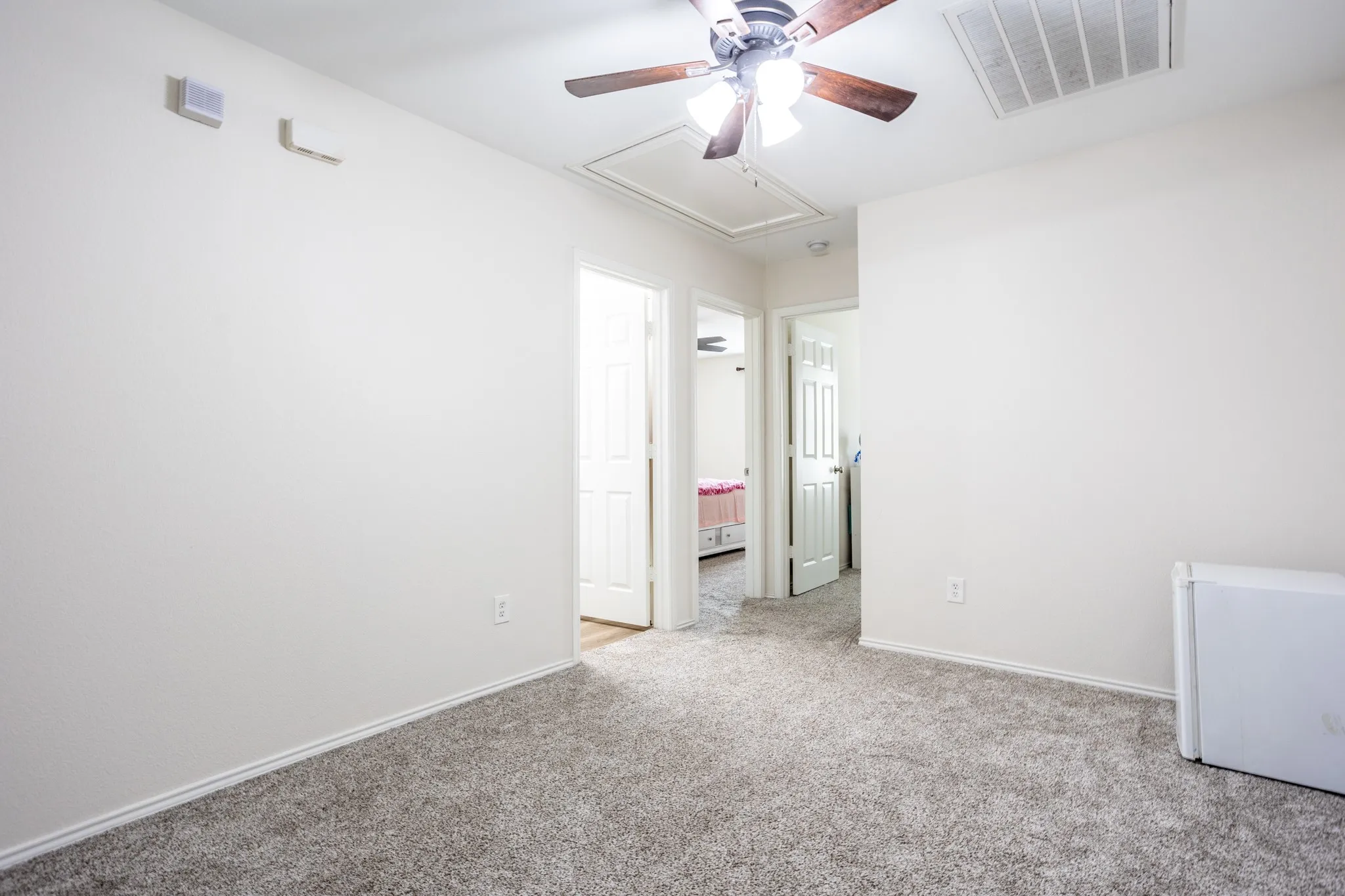Townhouse For Sale in Dallas County , 4116 Kyndra Circle, Richardson, Texas 75082, 2 Bedrooms, 2 Bathrooms, 2 Garage spaces, 1,234 Sqft, built in 2005, Price $260,000, mls#21259962, Real Estate Agent in Richardson, Homes For Sale in Dallas county, Homes For Sale in Richardson, Realtor in Richardson Texas, Real Estate Brokerage Independent Realty Texas, Luminita Cordes Realtor
