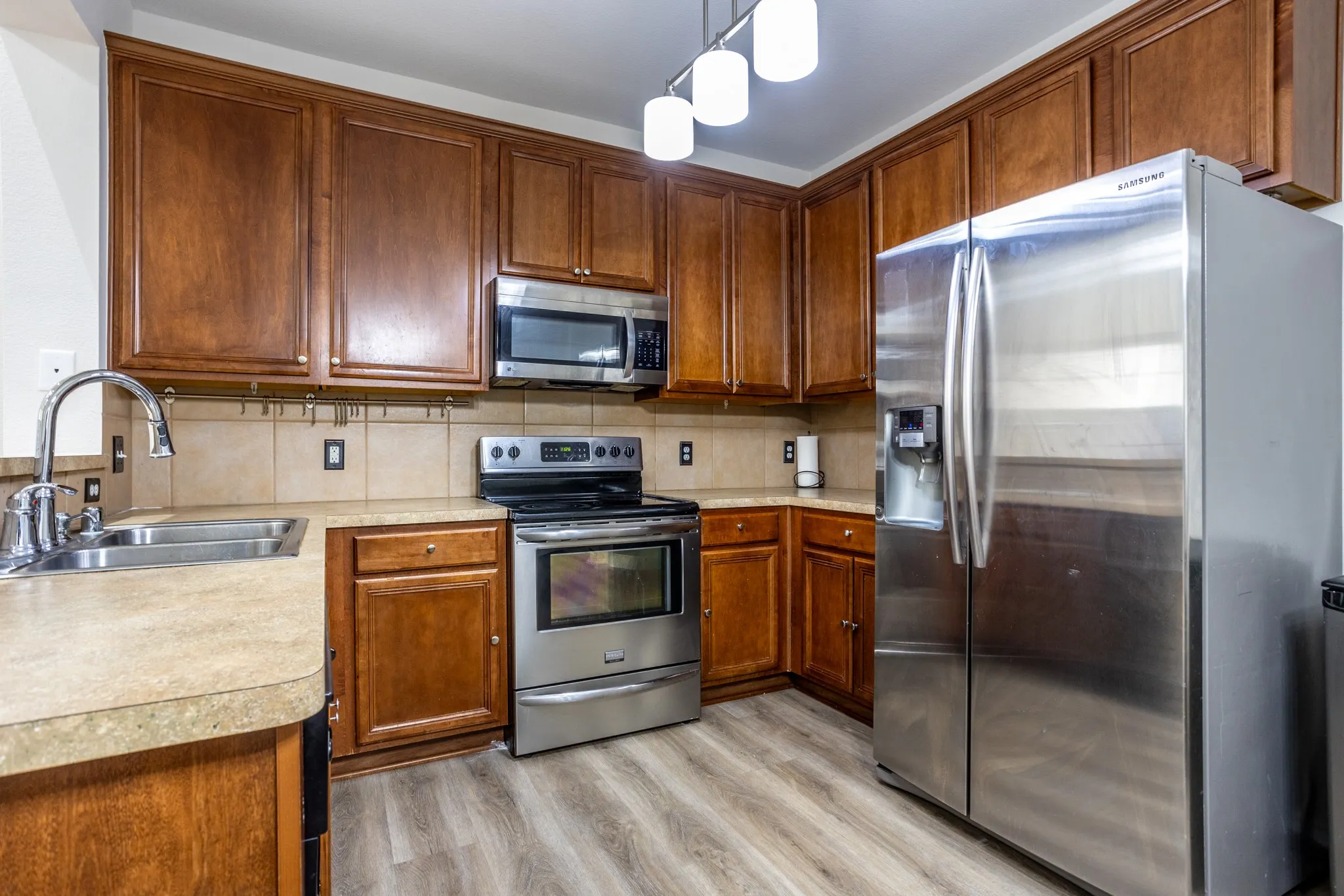 Townhouse For Sale in Dallas County , 4116 Kyndra Circle, Richardson, Texas 75082, 2 Bedrooms, 2 Bathrooms, 2 Garage spaces, 1,234 Sqft, built in 2005, Price $260,000, mls#21259962, Real Estate Agent in Richardson, Homes For Sale in Dallas county, Homes For Sale in Richardson, Realtor in Richardson Texas, Real Estate Brokerage Independent Realty Texas, Luminita Cordes Realtor