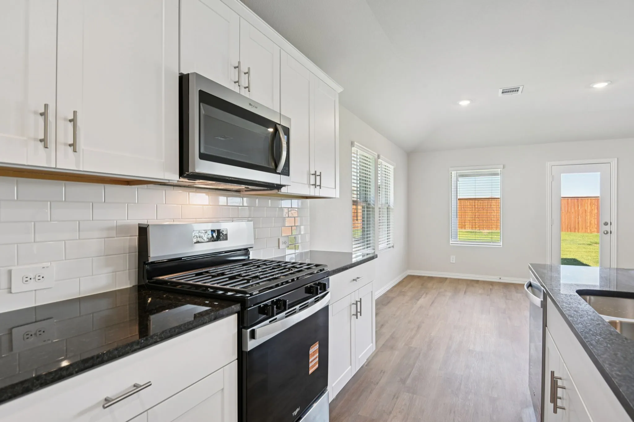  Photo is not of the actual home, but is an inspirational photo of builder’s model home and may depict options, furnishings, and/or decorator features that are not included.
