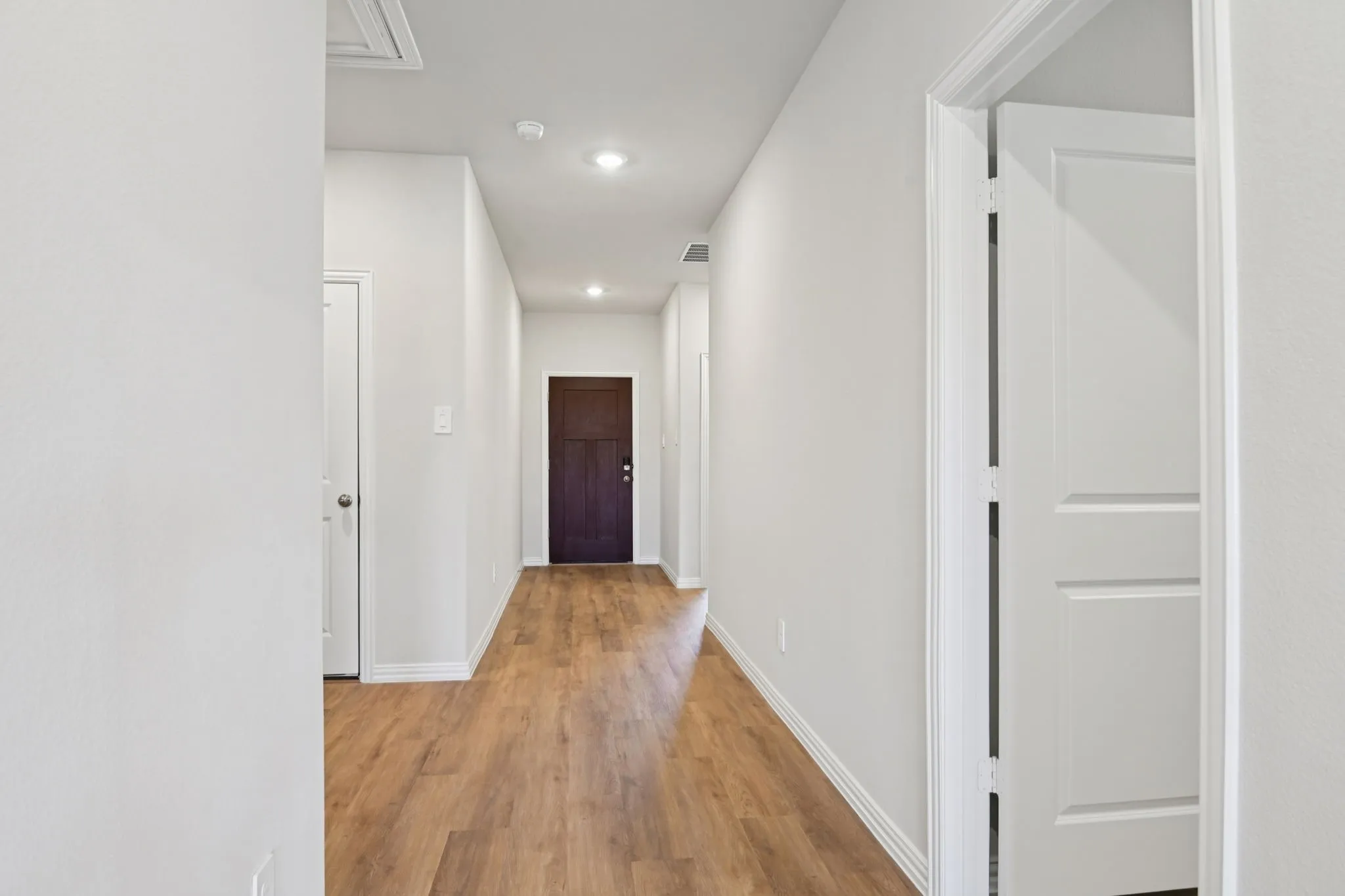 Photo is not of the actual home, but is an inspirational photo of builder’s model home and may depict options, furnishings, and/or decorator features that are not included.
