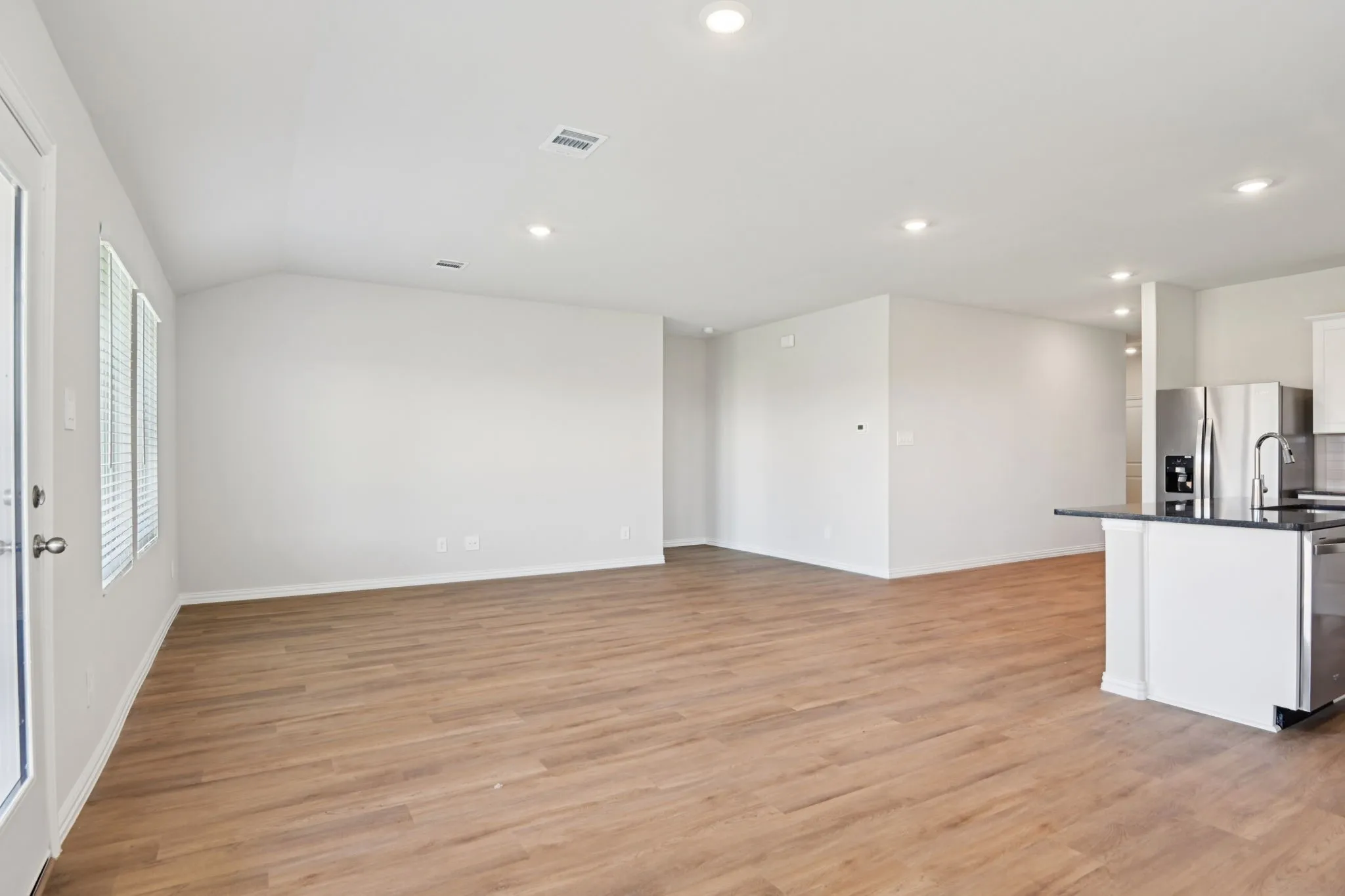  Photo is not of the actual home, but is an inspirational photo of builder’s model home and may depict options, furnishings, and/or decorator features that are not included.
