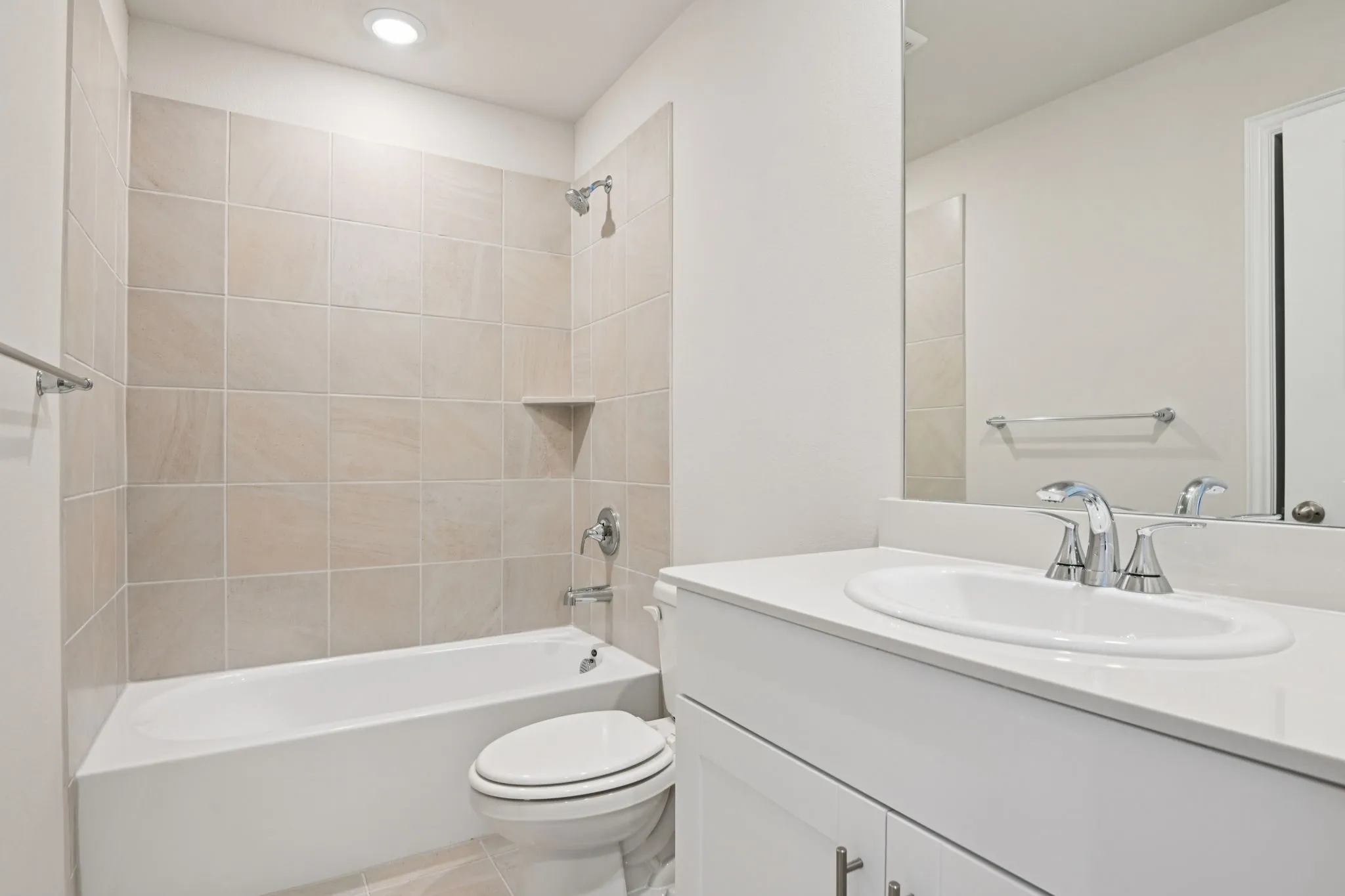  Photo is not of the actual home, but is an inspirational photo of builder’s model home and may depict options, furnishings, and/or decorator features that are not included.
