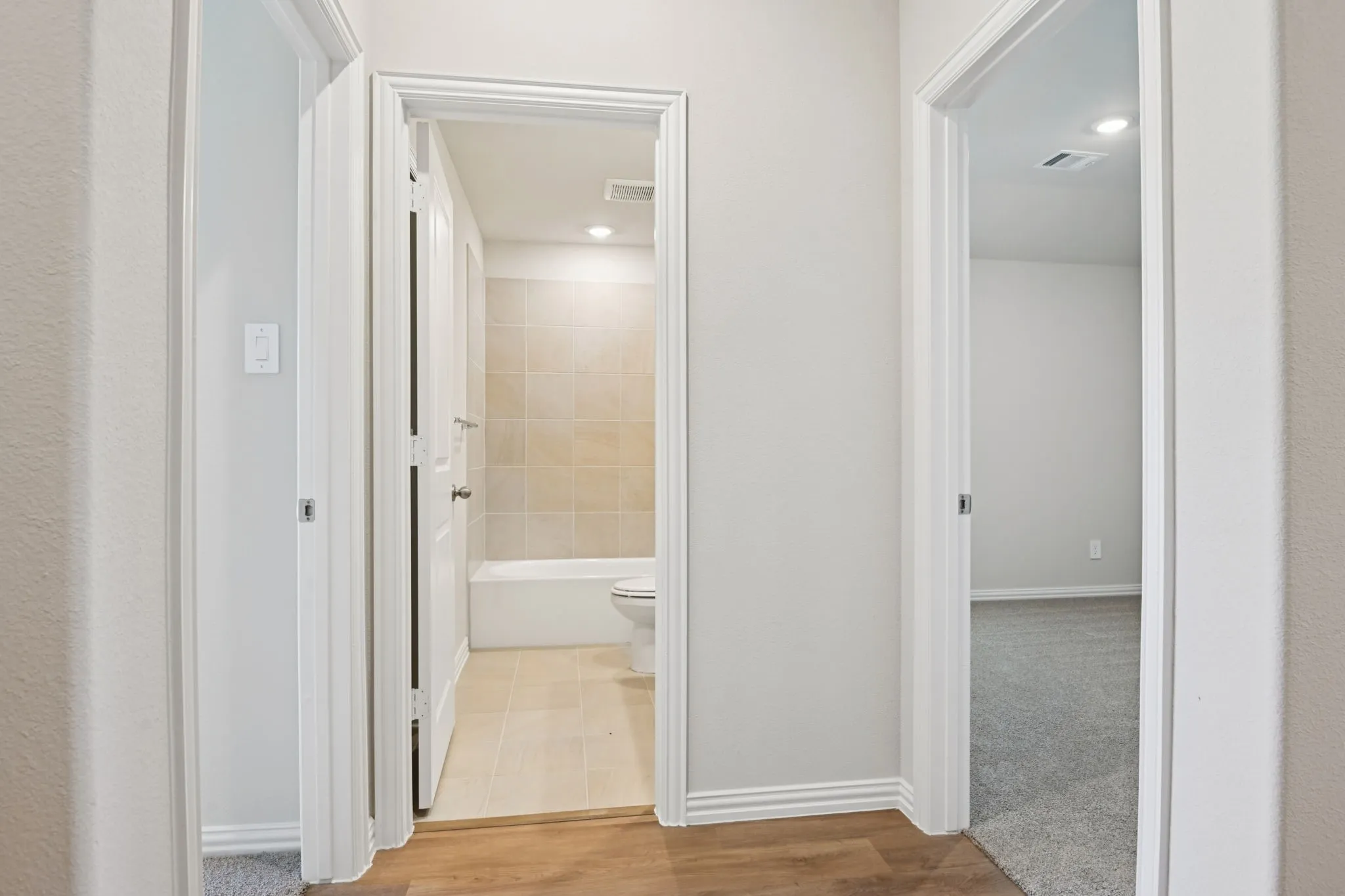  Photo is not of the actual home, but is an inspirational photo of builder’s model home and may depict options, furnishings, and/or decorator features that are not included.
