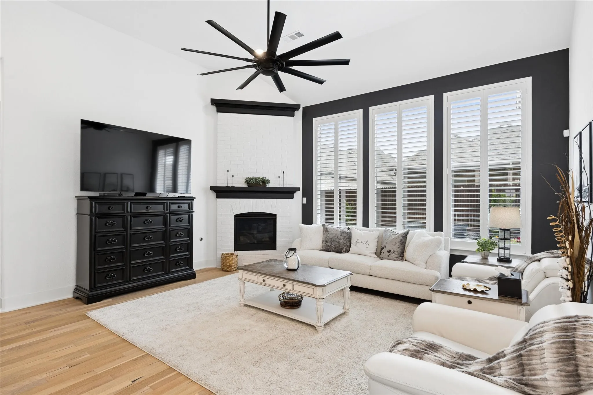 Single Family Residence For Sale in Tarrant County , 7529 Switchwood Lane, Fort Worth, Texas 76123, 4 Bedroom, 5 Bathroom, 2 Garage spaces, 3,202 Sqft, built in 2022, mls#21262951, Real Estate Agent in Fort Worth, Homes For Sale in Tarrant county, Homes For Sale in Fort Worth, Realtor in Fort Worth Texas, Real Estate Brokerage Independent Realty Texas, Luminita Cordes Realtor