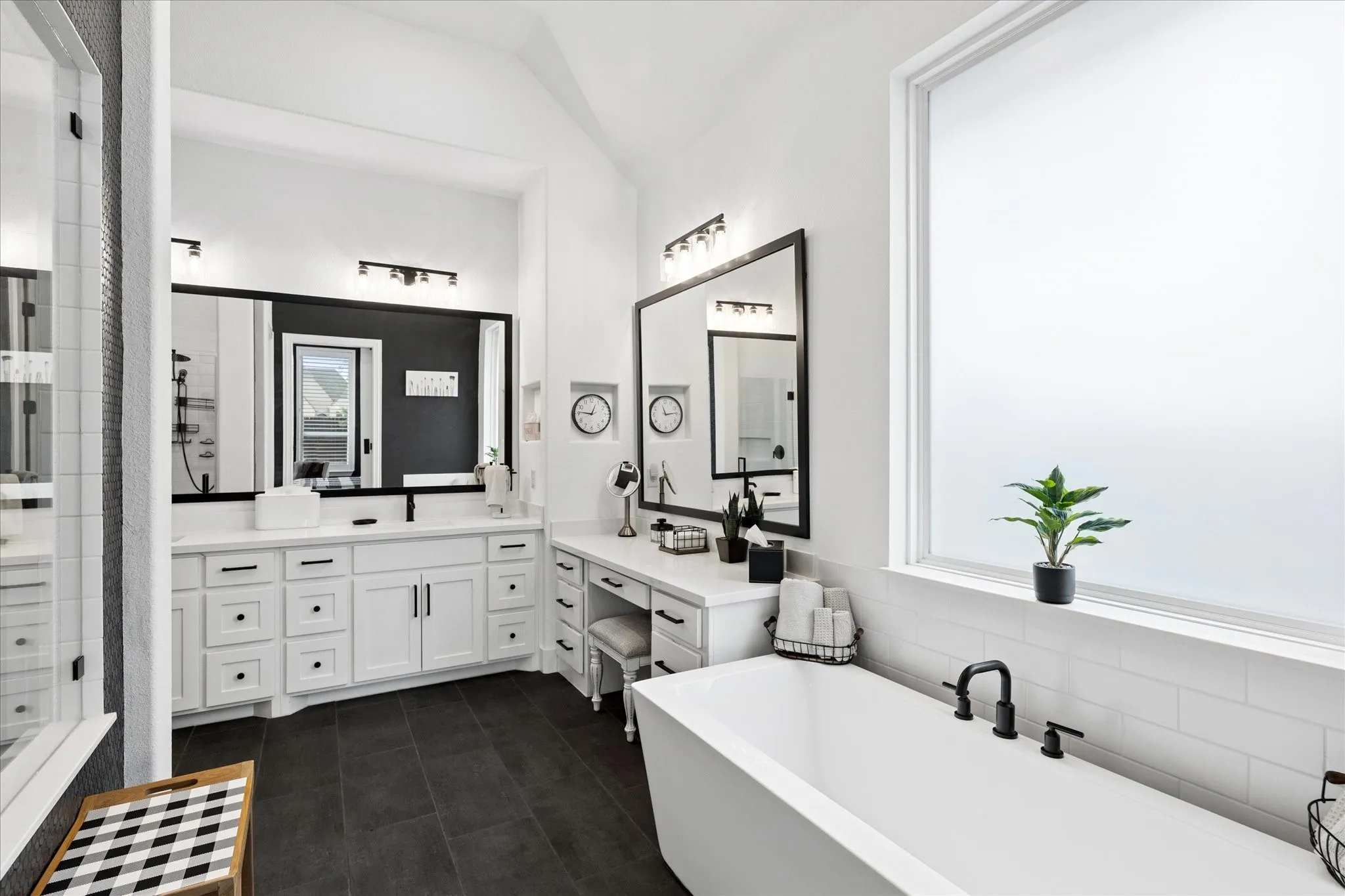 Single Family Residence For Sale in Tarrant County , 7529 Switchwood Lane, Fort Worth, Texas 76123, 4 Bedroom, 5 Bathroom, 2 Garage spaces, 3,202 Sqft, built in 2022, mls#21262951, Real Estate Agent in Fort Worth, Homes For Sale in Tarrant county, Homes For Sale in Fort Worth, Realtor in Fort Worth Texas, Real Estate Brokerage Independent Realty Texas, Luminita Cordes Realtor