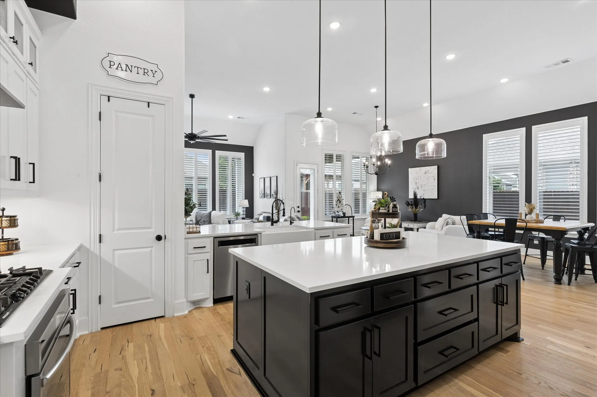 Single Family Residence For Sale in Tarrant County , 7529 Switchwood Lane, Fort Worth, Texas 76123, 4 Bedroom, 5 Bathroom, 2 Garage spaces, 3,202 Sqft, built in 2022, mls#21262951, Real Estate Agent in Fort Worth, Homes For Sale in Tarrant county, Homes For Sale in Fort Worth, Realtor in Fort Worth Texas, Real Estate Brokerage Independent Realty Texas, Luminita Cordes Realtor