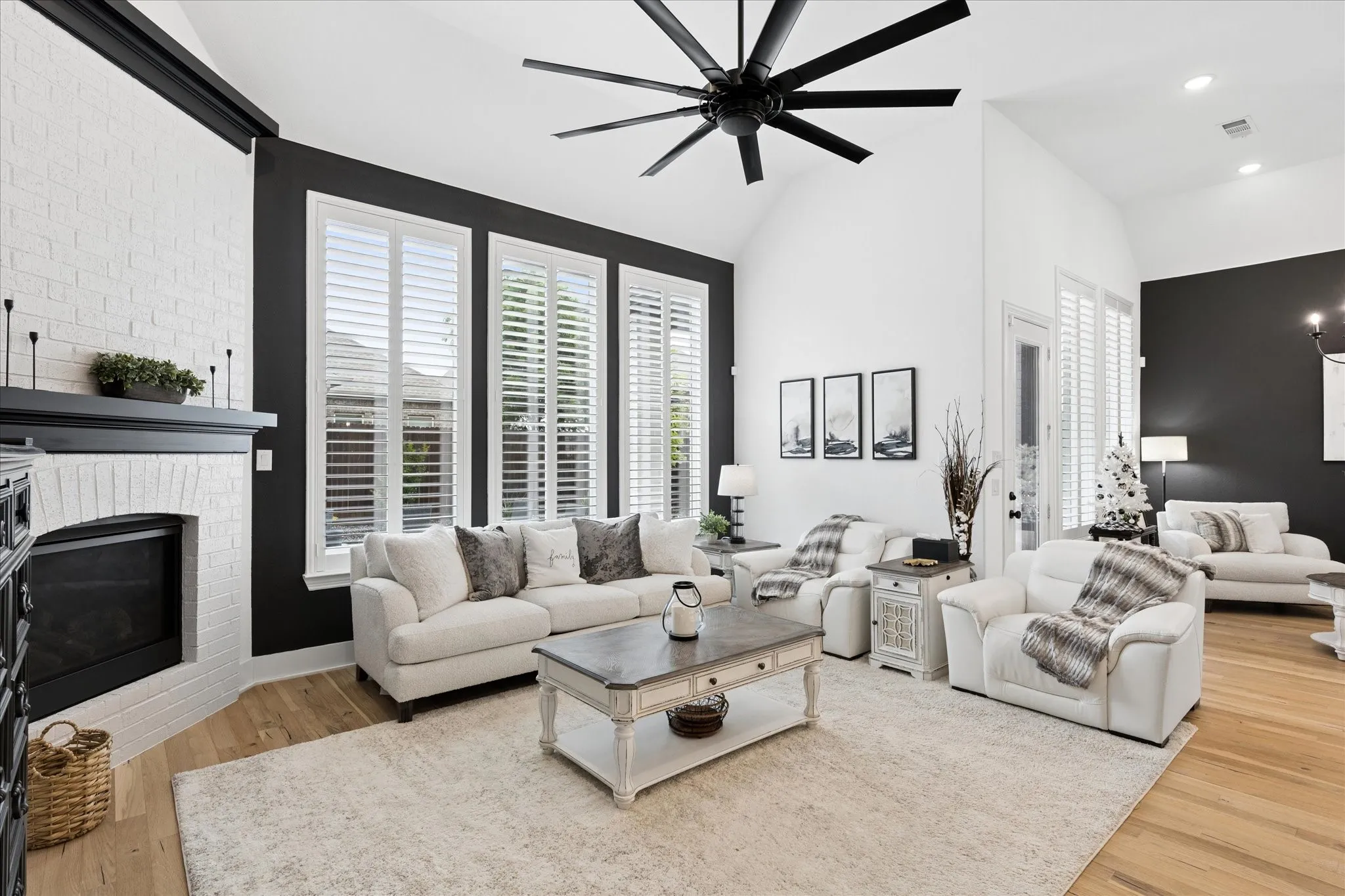 Single Family Residence For Sale in Tarrant County , 7529 Switchwood Lane, Fort Worth, Texas 76123, 4 Bedroom, 5 Bathroom, 2 Garage spaces, 3,202 Sqft, built in 2022, mls#21262951, Real Estate Agent in Fort Worth, Homes For Sale in Tarrant county, Homes For Sale in Fort Worth, Realtor in Fort Worth Texas, Real Estate Brokerage Independent Realty Texas, Luminita Cordes Realtor