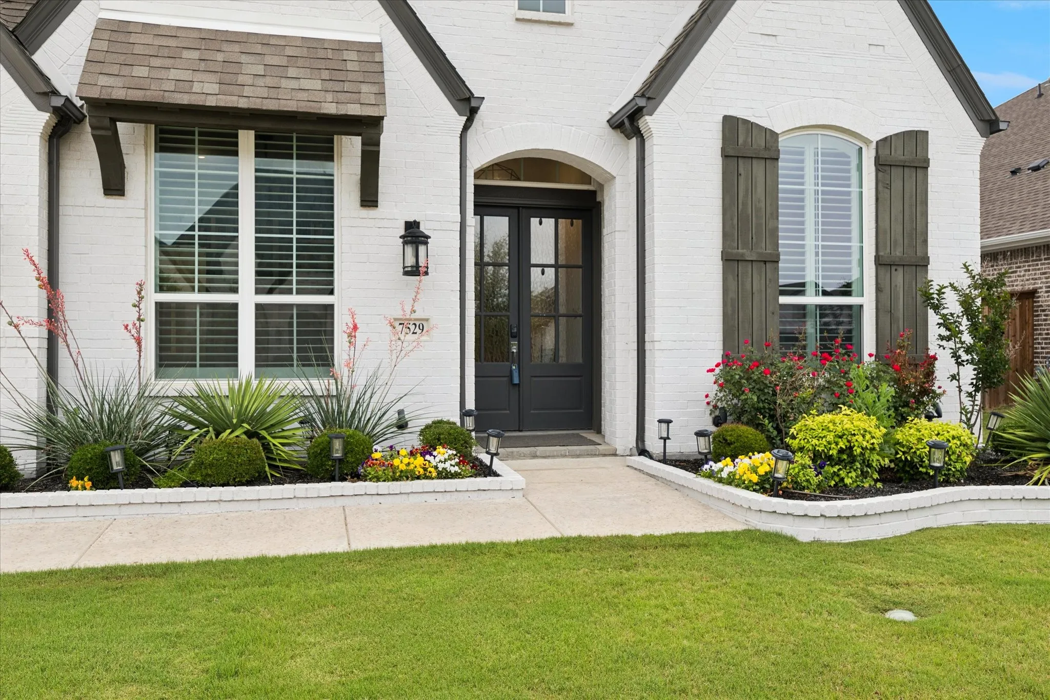 Single Family Residence For Sale in Tarrant County , 7529 Switchwood Lane, Fort Worth, Texas 76123, 4 Bedroom, 5 Bathroom, 2 Garage spaces, 3,202 Sqft, built in 2022, mls#21262951, Real Estate Agent in Fort Worth, Homes For Sale in Tarrant county, Homes For Sale in Fort Worth, Realtor in Fort Worth Texas, Real Estate Brokerage Independent Realty Texas, Luminita Cordes Realtor