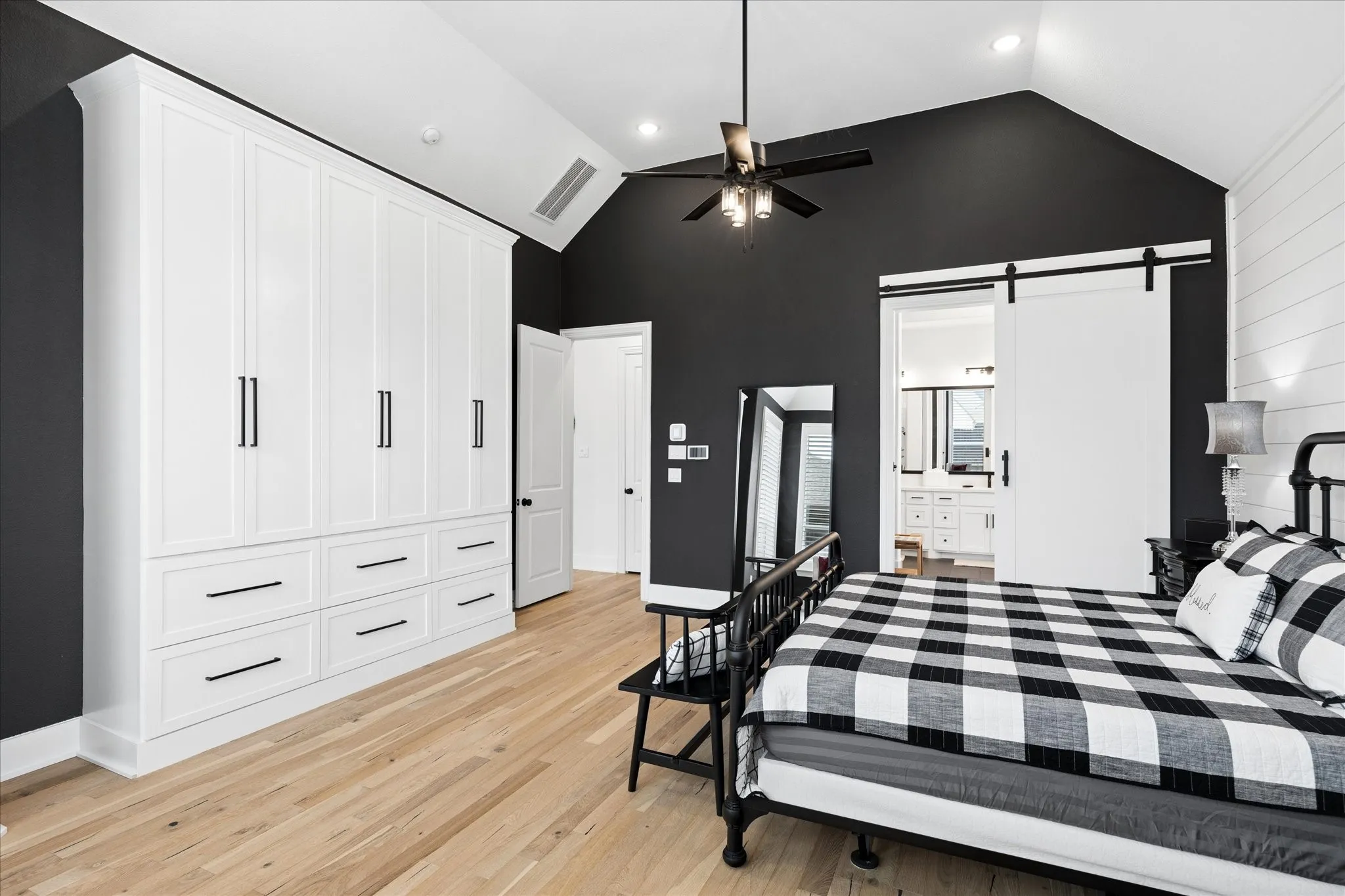 Single Family Residence For Sale in Tarrant County , 7529 Switchwood Lane, Fort Worth, Texas 76123, 4 Bedroom, 5 Bathroom, 2 Garage spaces, 3,202 Sqft, built in 2022, mls#21262951, Real Estate Agent in Fort Worth, Homes For Sale in Tarrant county, Homes For Sale in Fort Worth, Realtor in Fort Worth Texas, Real Estate Brokerage Independent Realty Texas, Luminita Cordes Realtor