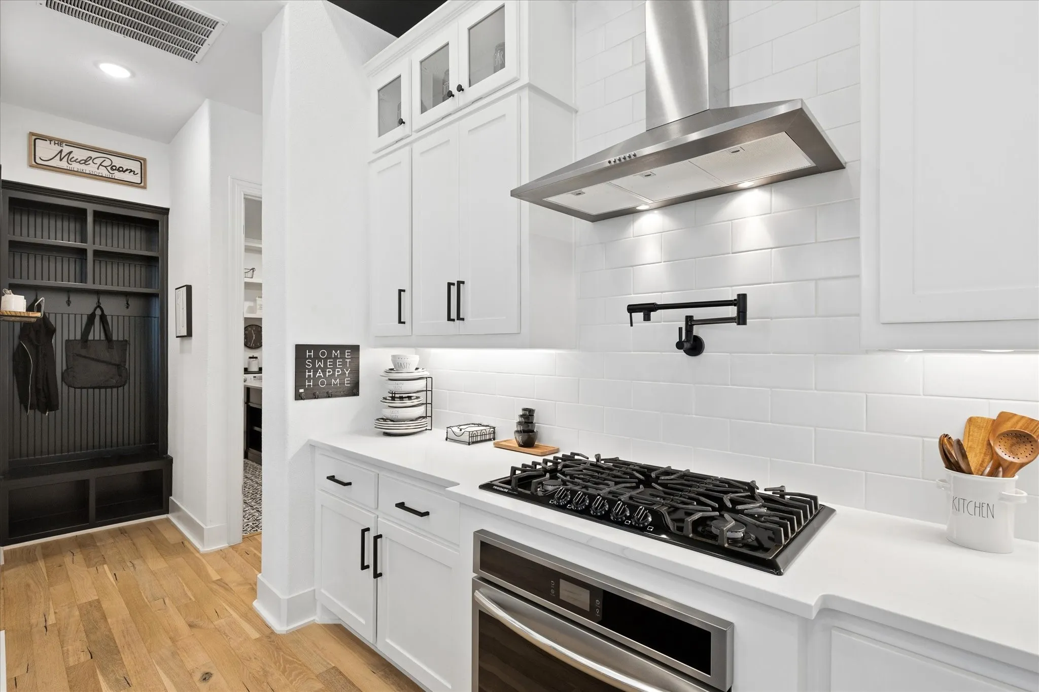 Single Family Residence For Sale in Tarrant County , 7529 Switchwood Lane, Fort Worth, Texas 76123, 4 Bedroom, 5 Bathroom, 2 Garage spaces, 3,202 Sqft, built in 2022, mls#21262951, Real Estate Agent in Fort Worth, Homes For Sale in Tarrant county, Homes For Sale in Fort Worth, Realtor in Fort Worth Texas, Real Estate Brokerage Independent Realty Texas, Luminita Cordes Realtor