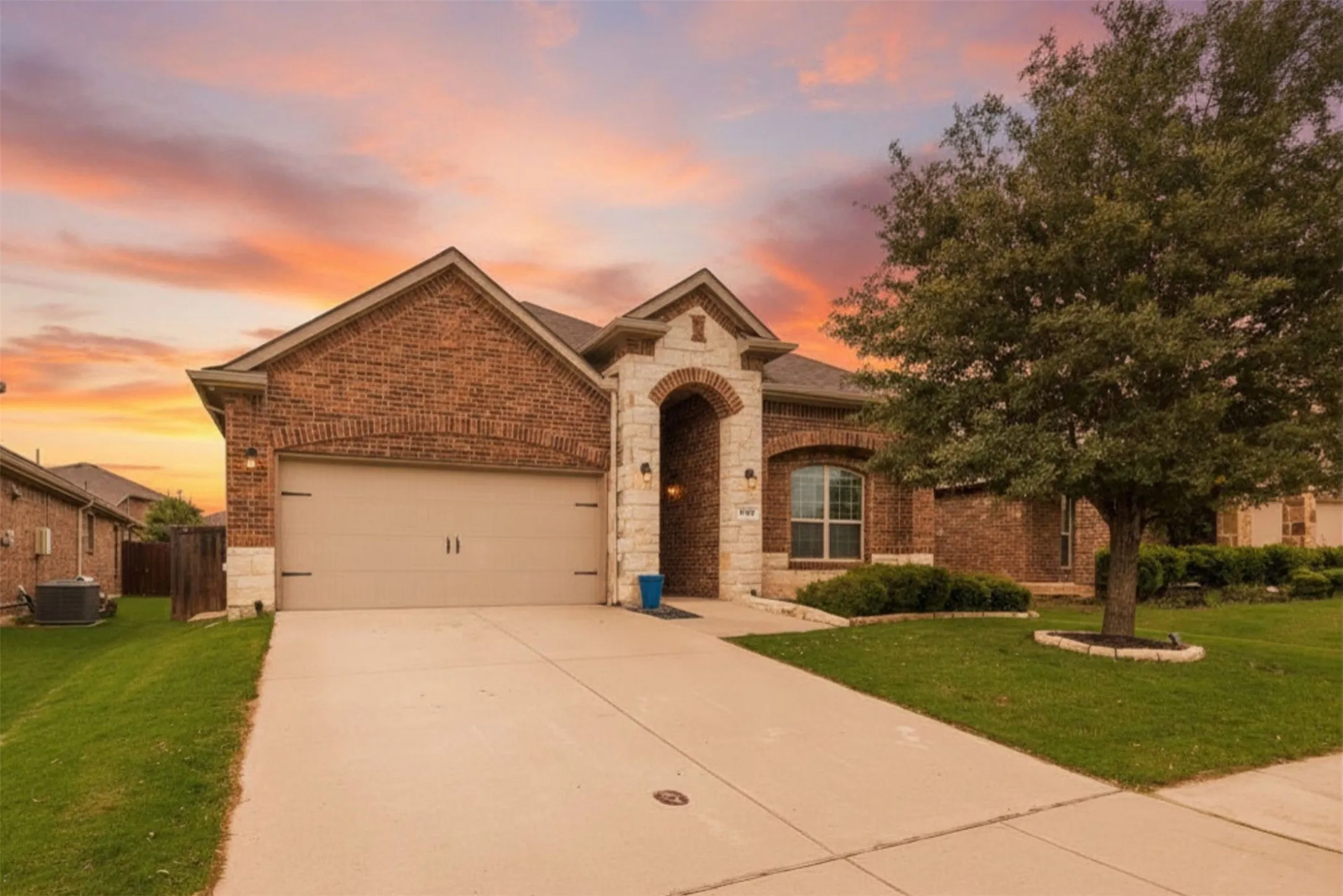 Single Family Residence For Sale in Denton County , 1305 Cheyenne Drive, Aubrey, Texas 76227, 4 Bedroom, 2 Bathroom, 2 Garage spaces, 2,033 Sqft, built in 2016, mls#21247937, Real Estate Agent in Aubrey, Homes For Sale in Denton county, Homes For Sale in Aubrey, Realtor in Aubrey Texas, Real Estate Brokerage Independent Realty Texas, Luminita Cordes Realtor