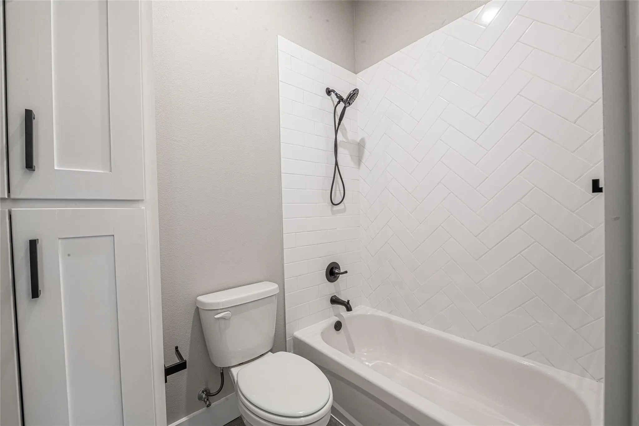Single Family Residence For Sale in Parker County , 2009 Shady Creek Crossing, Azle, Texas 76020, 4 Bedroom, 3 Bathroom, 2 Garage spaces, 2,681 Sqft, built in 2022, mls#21263214, Real Estate Agent in Azle, Homes For Sale in Parker county, Homes For Sale in Azle, Realtor in Azle Texas, Real Estate Brokerage Independent Realty Texas, Luminita Cordes Realtor