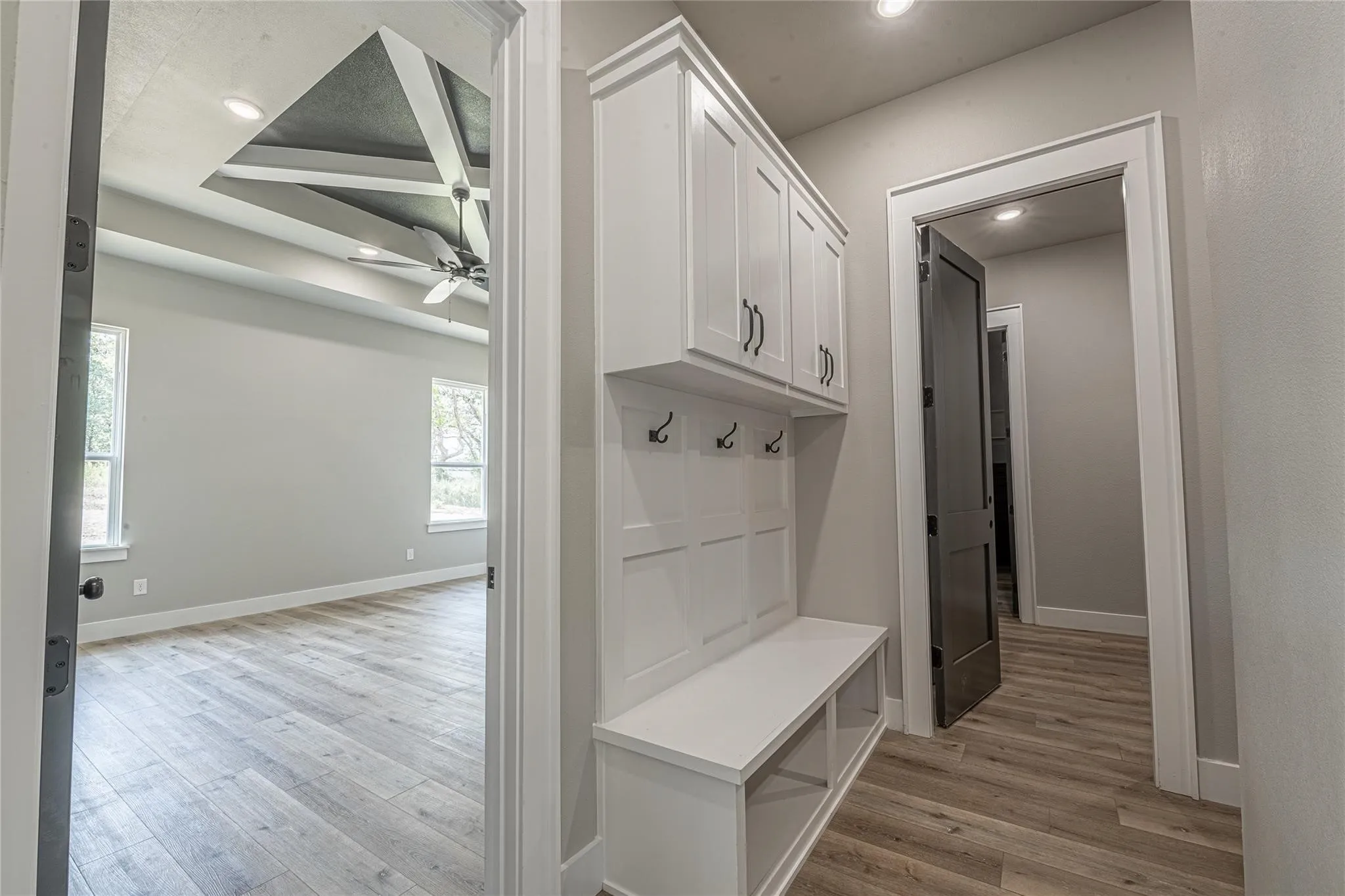 Single Family Residence For Sale in Parker County , 2009 Shady Creek Crossing, Azle, Texas 76020, 4 Bedroom, 3 Bathroom, 2 Garage spaces, 2,681 Sqft, built in 2022, mls#21263214, Real Estate Agent in Azle, Homes For Sale in Parker county, Homes For Sale in Azle, Realtor in Azle Texas, Real Estate Brokerage Independent Realty Texas, Luminita Cordes Realtor