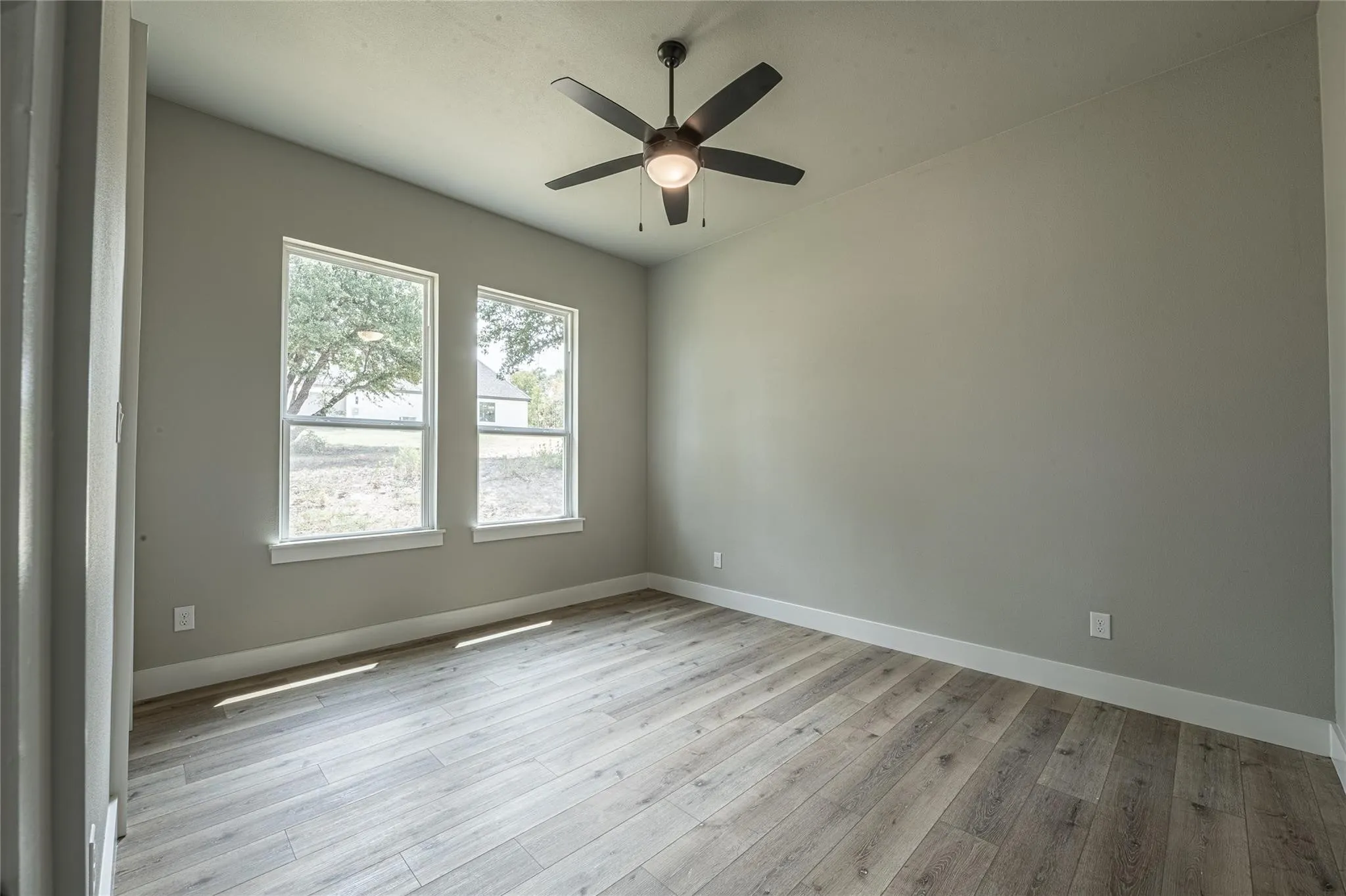 Single Family Residence For Sale in Parker County , 2009 Shady Creek Crossing, Azle, Texas 76020, 4 Bedroom, 3 Bathroom, 2 Garage spaces, 2,681 Sqft, built in 2022, mls#21263214, Real Estate Agent in Azle, Homes For Sale in Parker county, Homes For Sale in Azle, Realtor in Azle Texas, Real Estate Brokerage Independent Realty Texas, Luminita Cordes Realtor