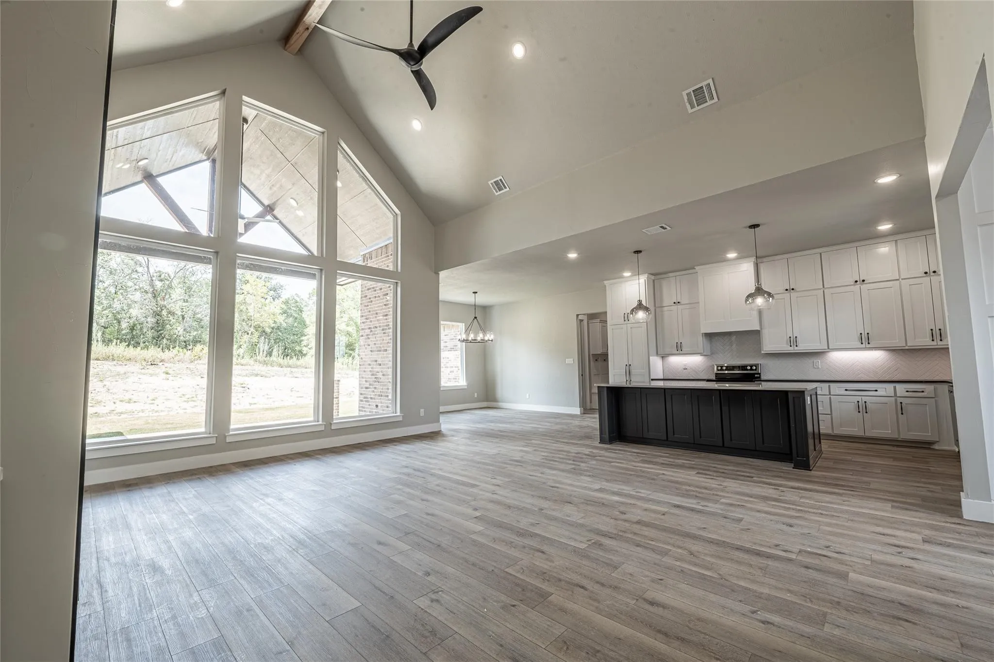 Single Family Residence For Sale in Parker County , 2009 Shady Creek Crossing, Azle, Texas 76020, 4 Bedroom, 3 Bathroom, 2 Garage spaces, 2,681 Sqft, built in 2022, mls#21263214, Real Estate Agent in Azle, Homes For Sale in Parker county, Homes For Sale in Azle, Realtor in Azle Texas, Real Estate Brokerage Independent Realty Texas, Luminita Cordes Realtor