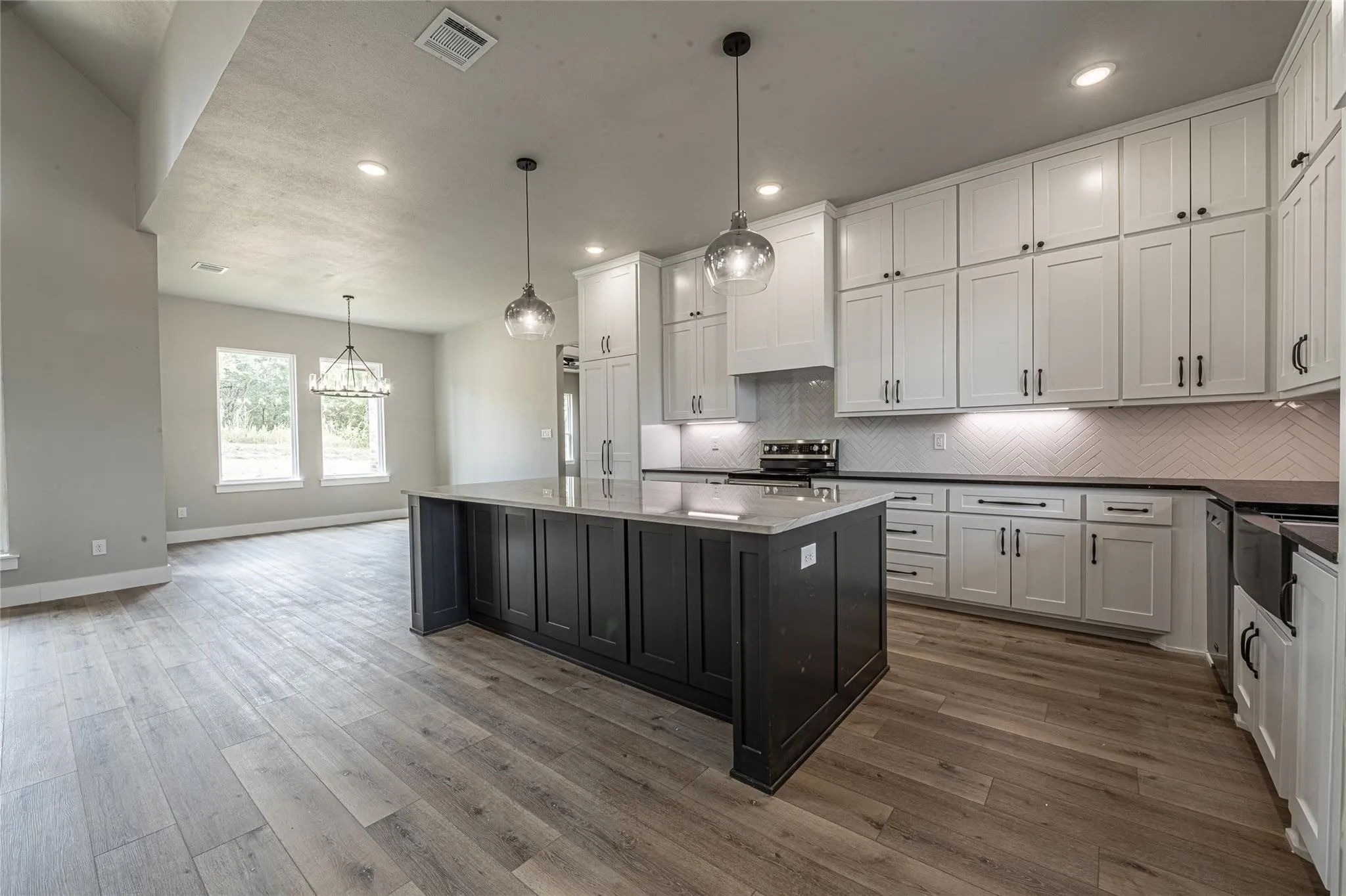 Single Family Residence For Sale in Parker County , 2009 Shady Creek Crossing, Azle, Texas 76020, 4 Bedroom, 3 Bathroom, 2 Garage spaces, 2,681 Sqft, built in 2022, mls#21263214, Real Estate Agent in Azle, Homes For Sale in Parker county, Homes For Sale in Azle, Realtor in Azle Texas, Real Estate Brokerage Independent Realty Texas, Luminita Cordes Realtor