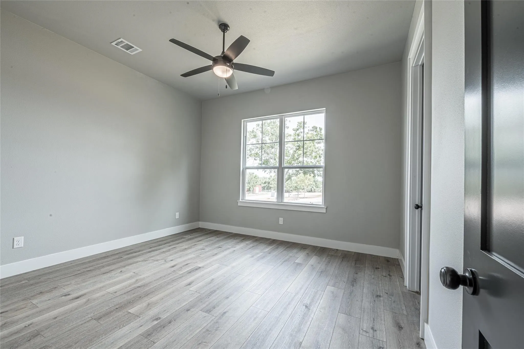 Single Family Residence For Sale in Parker County , 2009 Shady Creek Crossing, Azle, Texas 76020, 4 Bedroom, 3 Bathroom, 2 Garage spaces, 2,681 Sqft, built in 2022, mls#21263214, Real Estate Agent in Azle, Homes For Sale in Parker county, Homes For Sale in Azle, Realtor in Azle Texas, Real Estate Brokerage Independent Realty Texas, Luminita Cordes Realtor