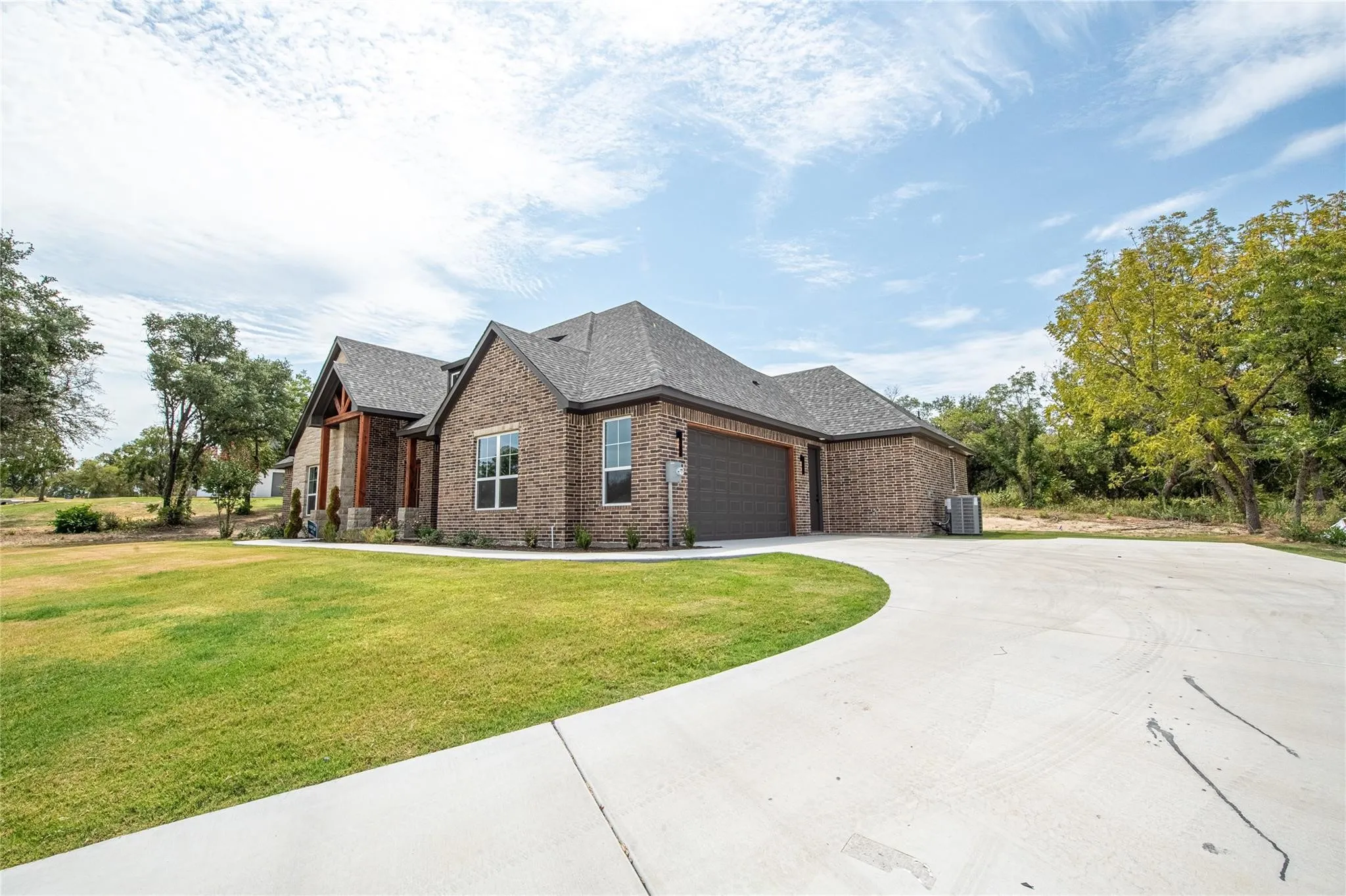 Single Family Residence For Sale in Parker County , 2009 Shady Creek Crossing, Azle, Texas 76020, 4 Bedroom, 3 Bathroom, 2 Garage spaces, 2,681 Sqft, built in 2022, mls#21263214, Real Estate Agent in Azle, Homes For Sale in Parker county, Homes For Sale in Azle, Realtor in Azle Texas, Real Estate Brokerage Independent Realty Texas, Luminita Cordes Realtor