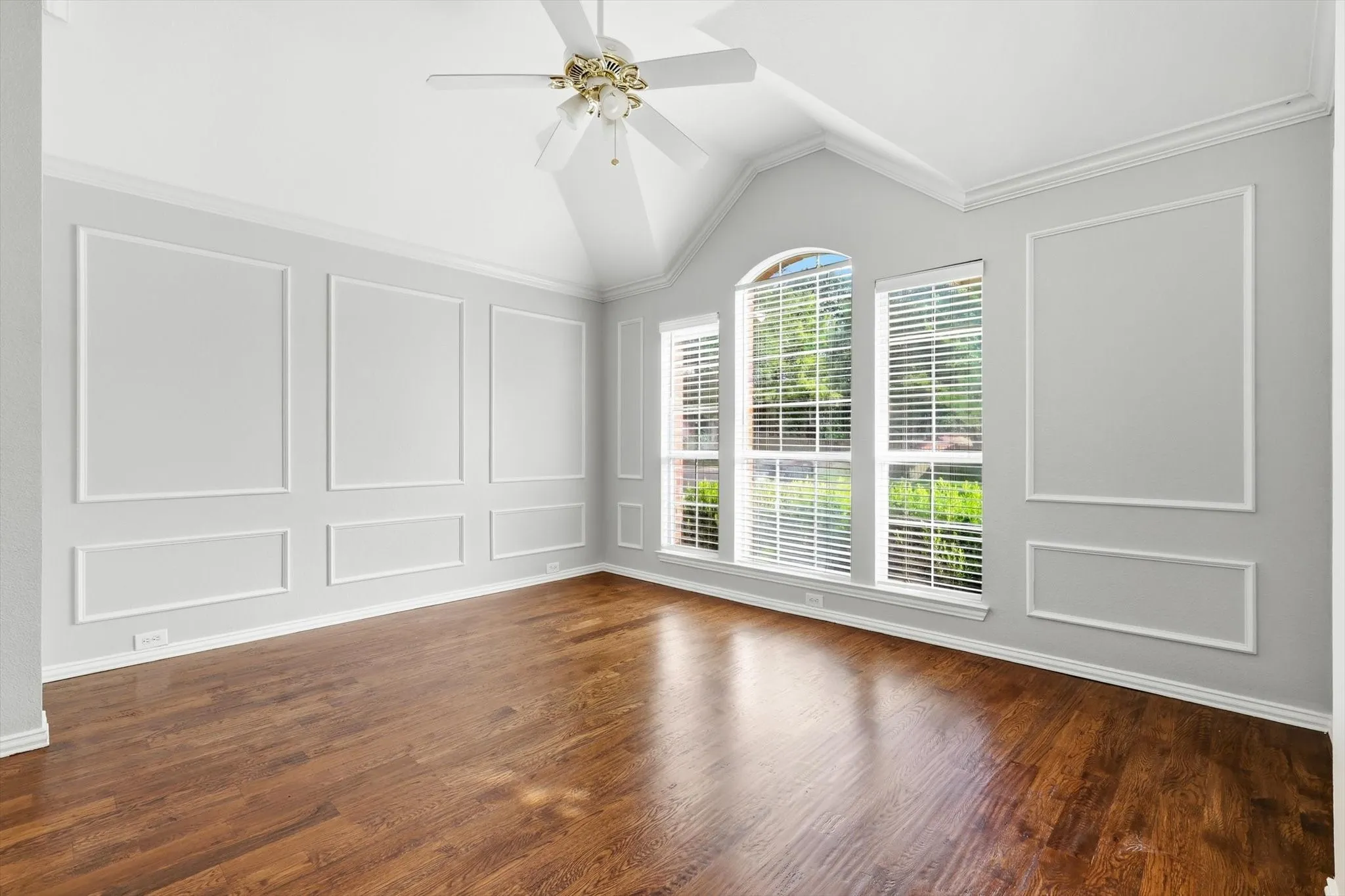 Single Family Residence For Rent in Collin County , 2921 Meadow Glen Drive, Mc Kinney, Texas 75072, 4 Bedroom, 2 Bathroom, 2 Garage spaces, 2,302 Sqft, built in 1995, mls#21263228, Real Estate Agent in Mc Kinney, Homes For Rent in Collin county, Homes For Rent in Mc Kinney, Realtor in Mc Kinney Texas, Real Estate Brokerage Independent Realty Texas, Luminita Cordes Realtor
