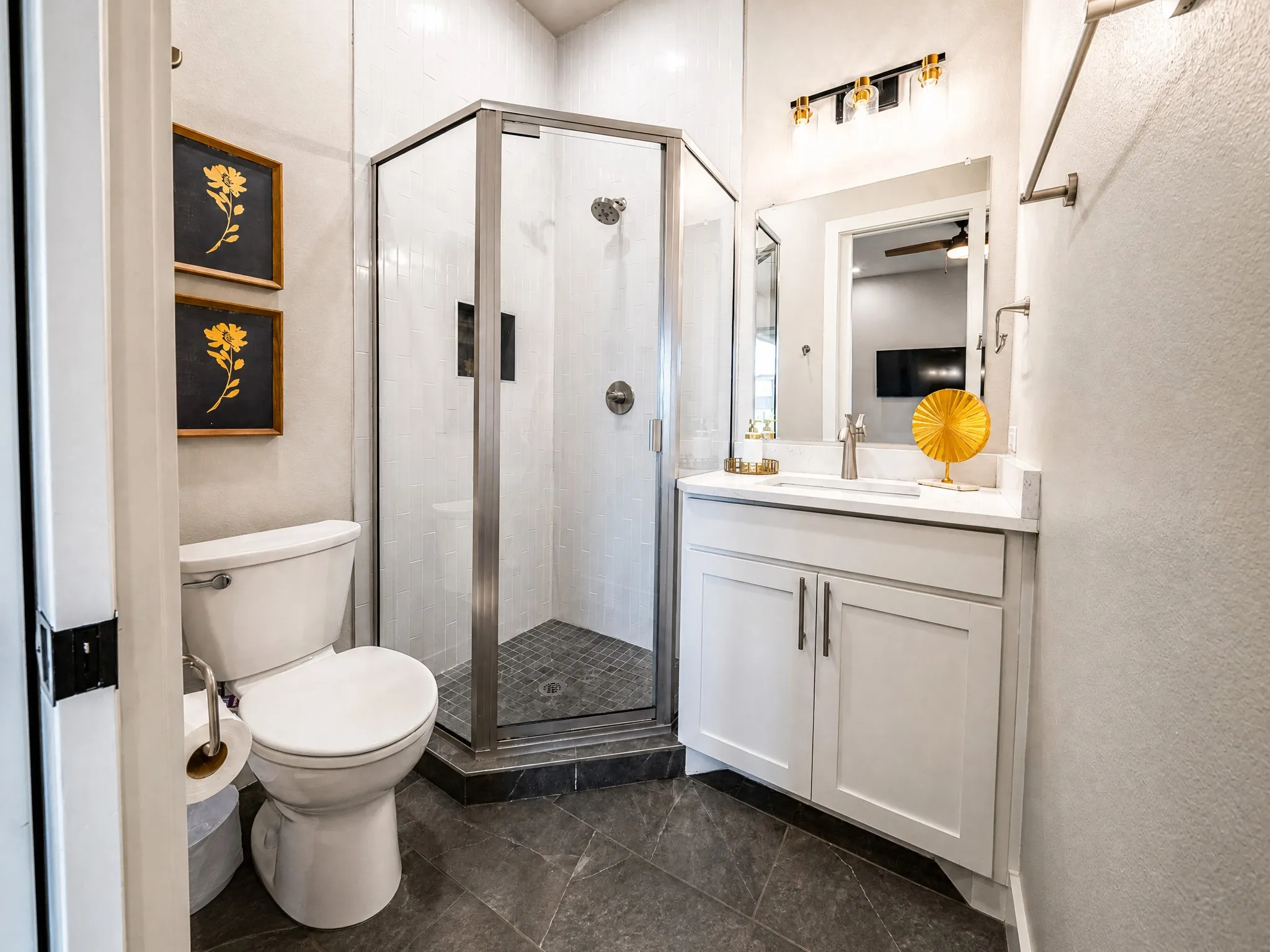 Single Family Residence For Sale in Palo Pinto County , 12 Breakwater Bend, Graford, Texas 76449, 5 Bedroom, 5 Bathroom, 1 Garage spaces, 2,604 Sqft, built in 2022, mls#21246506, Real Estate Agent in Graford, Homes For Sale in Palo Pinto county, Homes For Sale in Graford, Realtor in Graford Texas, Real Estate Brokerage Independent Realty Texas, Luminita Cordes Realtor