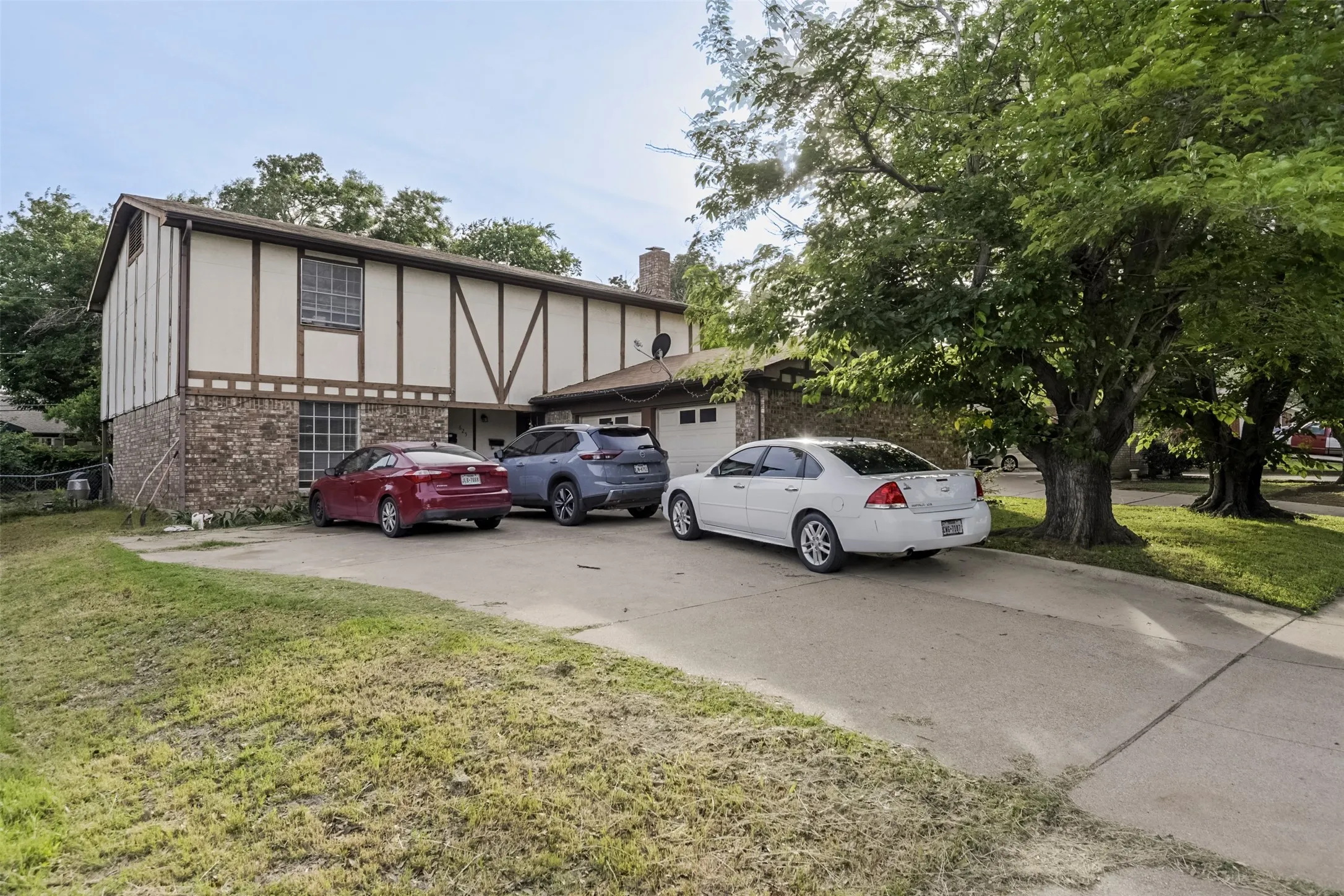 Duplex For Sale in Johnson County , 625 NW Renfro Street, Burleson, Texas 76028, 4 Bedroom, 4 Bathroom, 2 Garage spaces, 0 Sqft, built in 1979, mls#21262398, Real Estate Agent in Burleson, Homes For Sale in Johnson county, Homes For Sale in Burleson, Realtor in Burleson Texas, Real Estate Brokerage Independent Realty Texas, Luminita Cordes Realtor