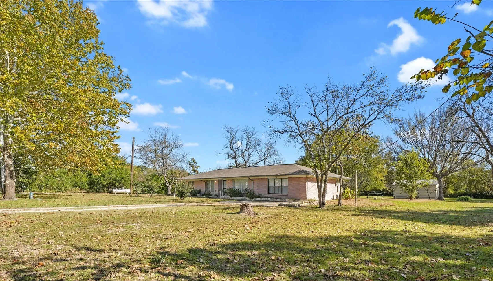 Farm For Sale in Hunt County , 3751 Fm 903, Farmersville, Texas 75442, 3 Bedroom, 2 Bathroom, Garage spaces, 1,987 Sqft, built in 1970, mls#21263247, Real Estate Agent in Farmersville, Homes For Sale in Hunt county, Homes For Sale in Farmersville, Realtor in Farmersville Texas, Real Estate Brokerage Independent Realty Texas, Luminita Cordes Realtor