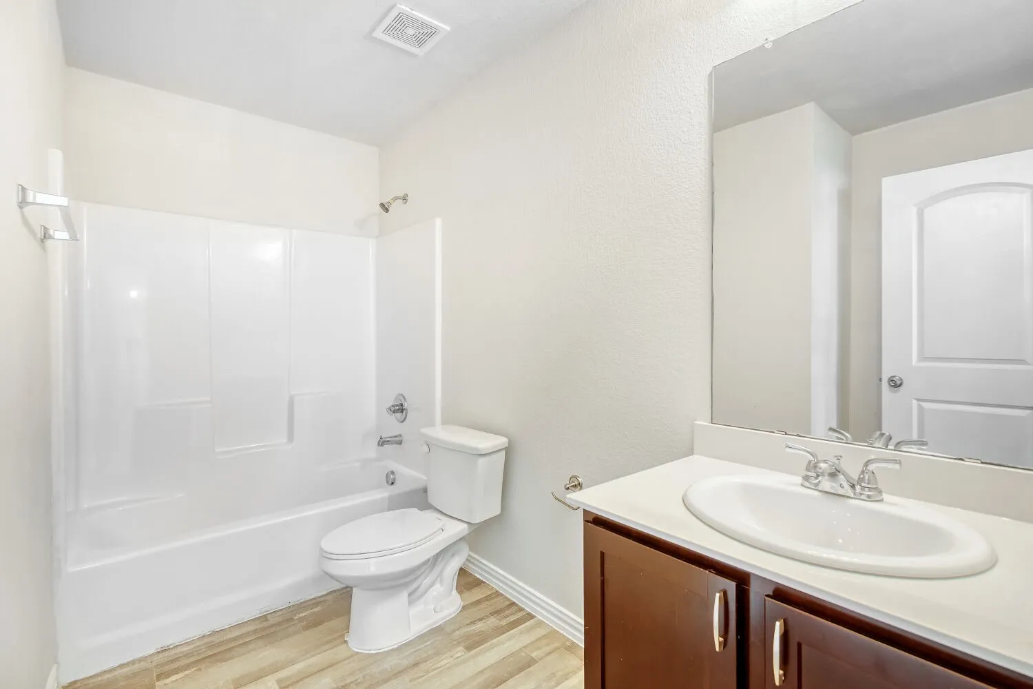 Single Family Residence For Sale in Hunt County , 1907 Morgan Street, Greenville, Texas 75401, 3 Bedroom, 2 Bathroom, Garage spaces, 1,090 Sqft, built in 2020, mls#21256795, Real Estate Agent in Greenville, Homes For Sale in Hunt county, Homes For Sale in Greenville, Realtor in Greenville Texas, Real Estate Brokerage Independent Realty Texas, Luminita Cordes Realtor