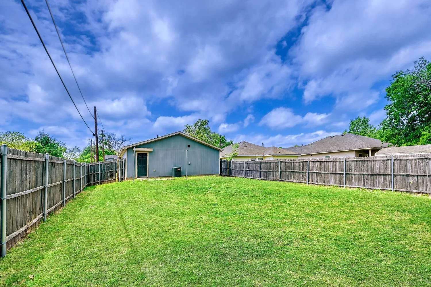 Single Family Residence For Sale in Hunt County , 1907 Morgan Street, Greenville, Texas 75401, 3 Bedroom, 2 Bathroom, Garage spaces, 1,090 Sqft, built in 2020, mls#21256795, Real Estate Agent in Greenville, Homes For Sale in Hunt county, Homes For Sale in Greenville, Realtor in Greenville Texas, Real Estate Brokerage Independent Realty Texas, Luminita Cordes Realtor