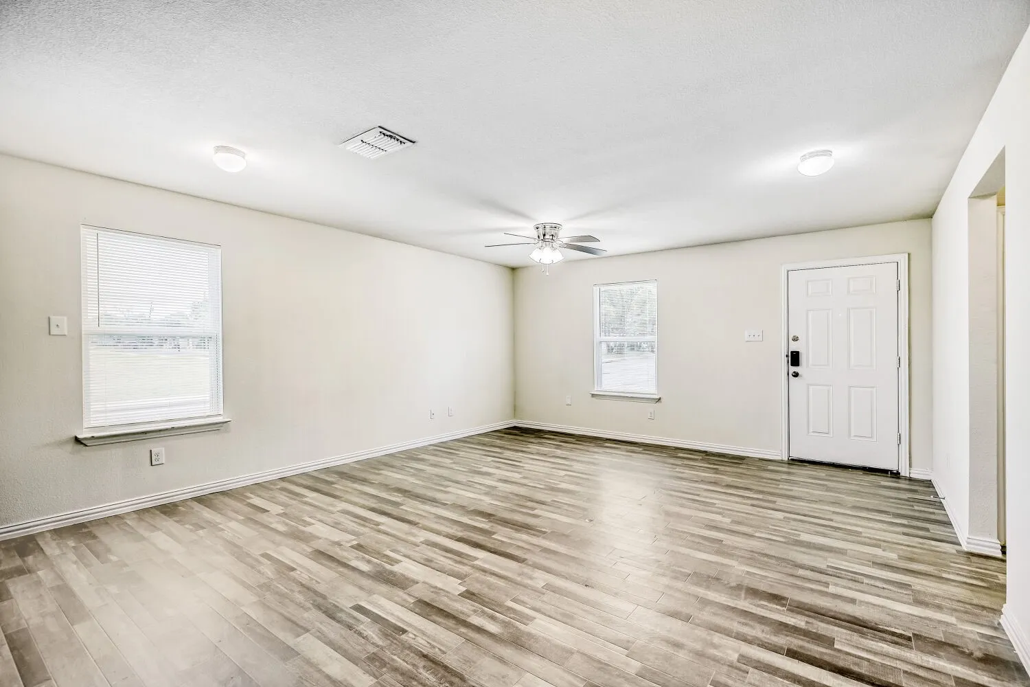 Single Family Residence For Sale in Hunt County , 1907 Morgan Street, Greenville, Texas 75401, 3 Bedroom, 2 Bathroom, Garage spaces, 1,090 Sqft, built in 2020, mls#21256795, Real Estate Agent in Greenville, Homes For Sale in Hunt county, Homes For Sale in Greenville, Realtor in Greenville Texas, Real Estate Brokerage Independent Realty Texas, Luminita Cordes Realtor