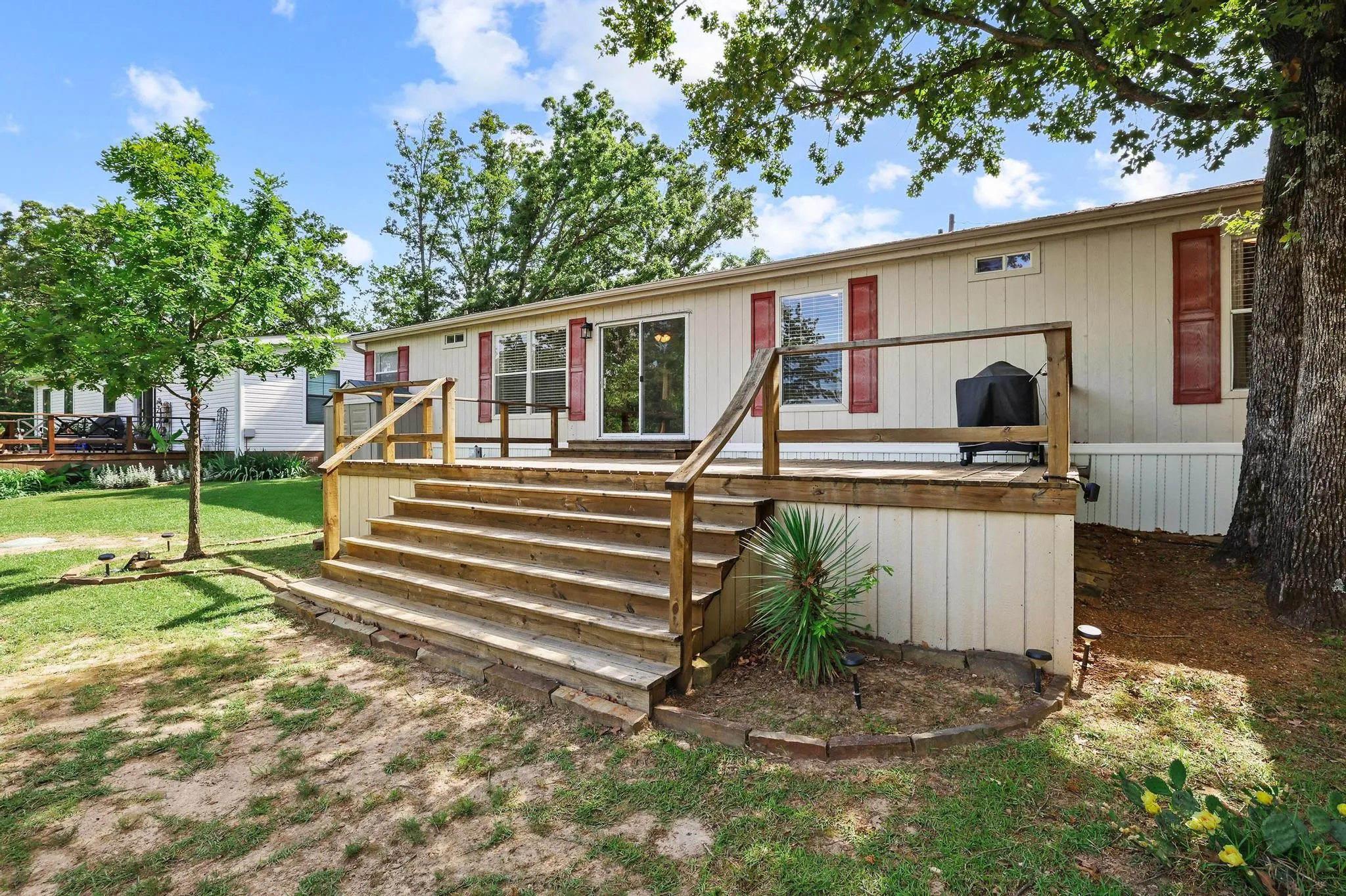Single Family Residence For Sale in Fannin County , 7406 Lakeview Drive, Bonham, Texas 75418, 3 Bedroom, 2 Bathroom, Garage spaces, 1,624 Sqft, built in 2004, mls#21252224, Real Estate Agent in Bonham, Homes For Sale in Fannin county, Homes For Sale in Bonham, Realtor in Bonham Texas, Real Estate Brokerage Independent Realty Texas, Luminita Cordes Realtor