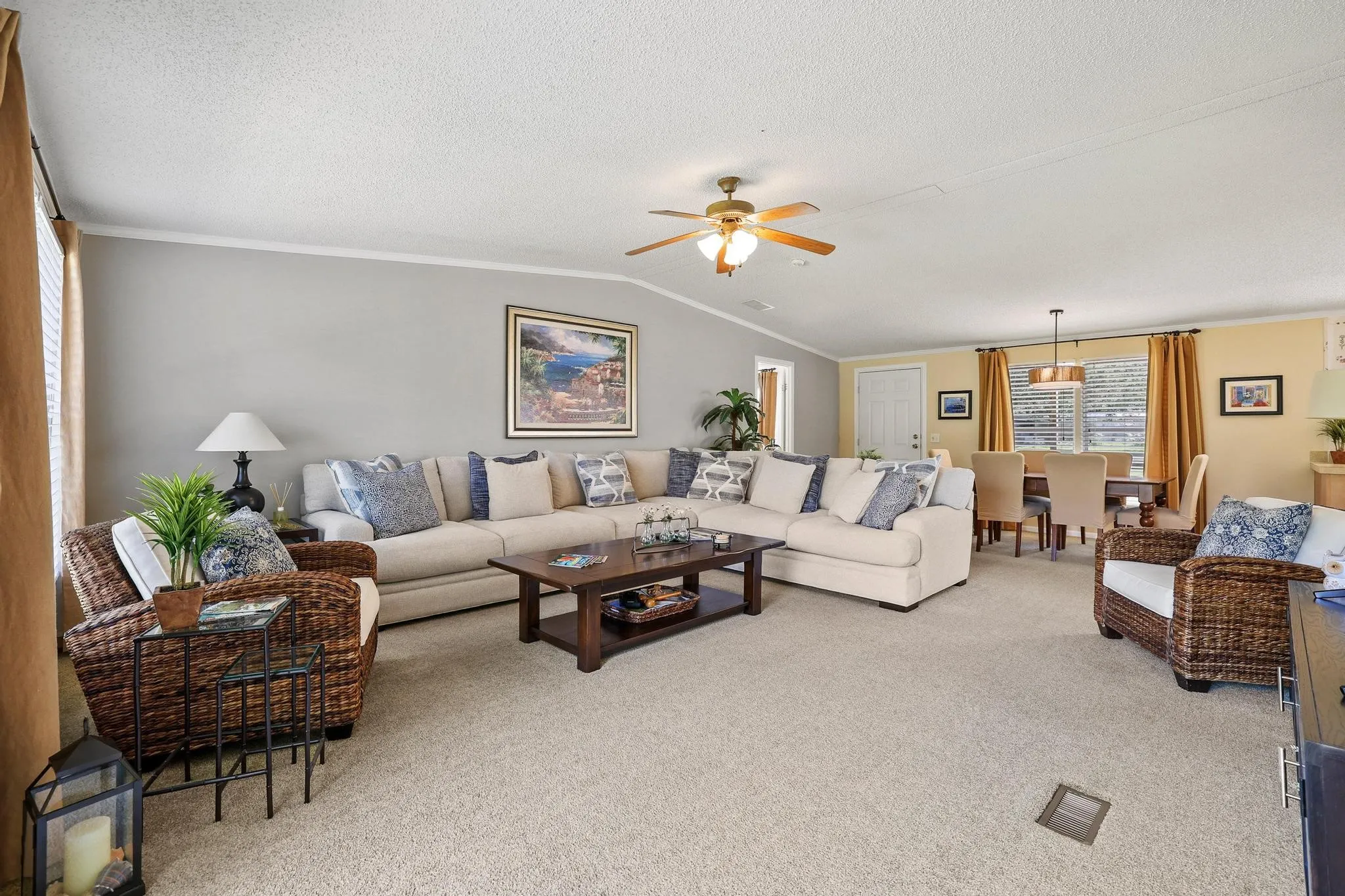 Single Family Residence For Sale in Fannin County , 7406 Lakeview Drive, Bonham, Texas 75418, 3 Bedroom, 2 Bathroom, Garage spaces, 1,624 Sqft, built in 2004, mls#21252224, Real Estate Agent in Bonham, Homes For Sale in Fannin county, Homes For Sale in Bonham, Realtor in Bonham Texas, Real Estate Brokerage Independent Realty Texas, Luminita Cordes Realtor
