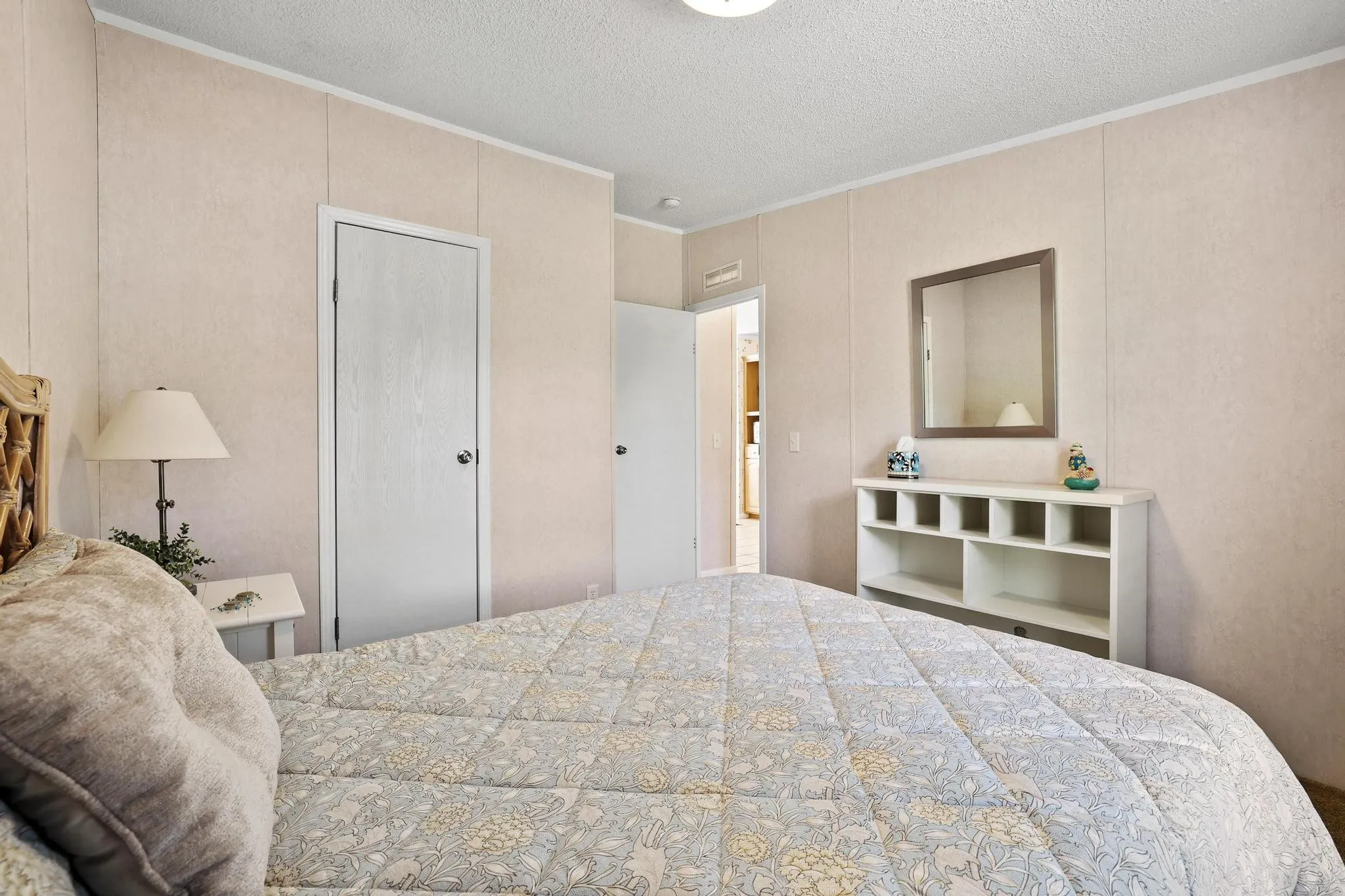 Single Family Residence For Sale in Fannin County , 7406 Lakeview Drive, Bonham, Texas 75418, 3 Bedroom, 2 Bathroom, Garage spaces, 1,624 Sqft, built in 2004, mls#21252224, Real Estate Agent in Bonham, Homes For Sale in Fannin county, Homes For Sale in Bonham, Realtor in Bonham Texas, Real Estate Brokerage Independent Realty Texas, Luminita Cordes Realtor