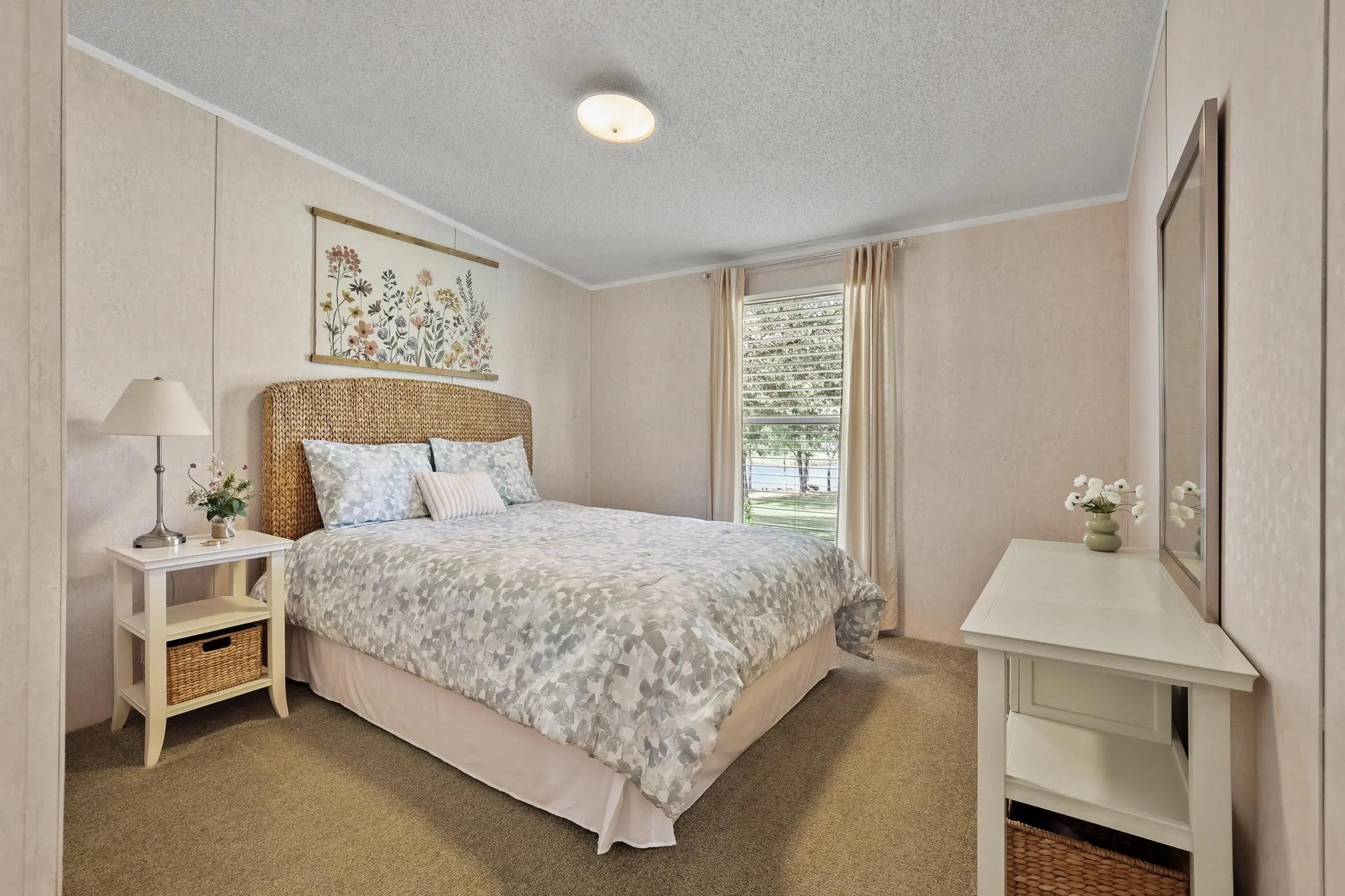 Single Family Residence For Sale in Fannin County , 7406 Lakeview Drive, Bonham, Texas 75418, 3 Bedroom, 2 Bathroom, Garage spaces, 1,624 Sqft, built in 2004, mls#21252224, Real Estate Agent in Bonham, Homes For Sale in Fannin county, Homes For Sale in Bonham, Realtor in Bonham Texas, Real Estate Brokerage Independent Realty Texas, Luminita Cordes Realtor