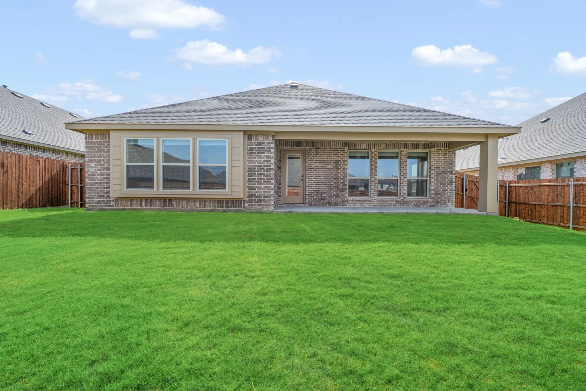 Single Family Residence For Sale in Johnson County , 215 Seminole Trail, Alvarado, Texas 76009, 4 Bedroom, 3 Bathroom, 2 Garage spaces, 2,333 Sqft, built in 2026, mls#21263321, Real Estate Agent in Alvarado, Homes For Sale in Johnson county, Homes For Sale in Alvarado, Realtor in Alvarado Texas, Real Estate Brokerage Independent Realty Texas, Luminita Cordes Realtor