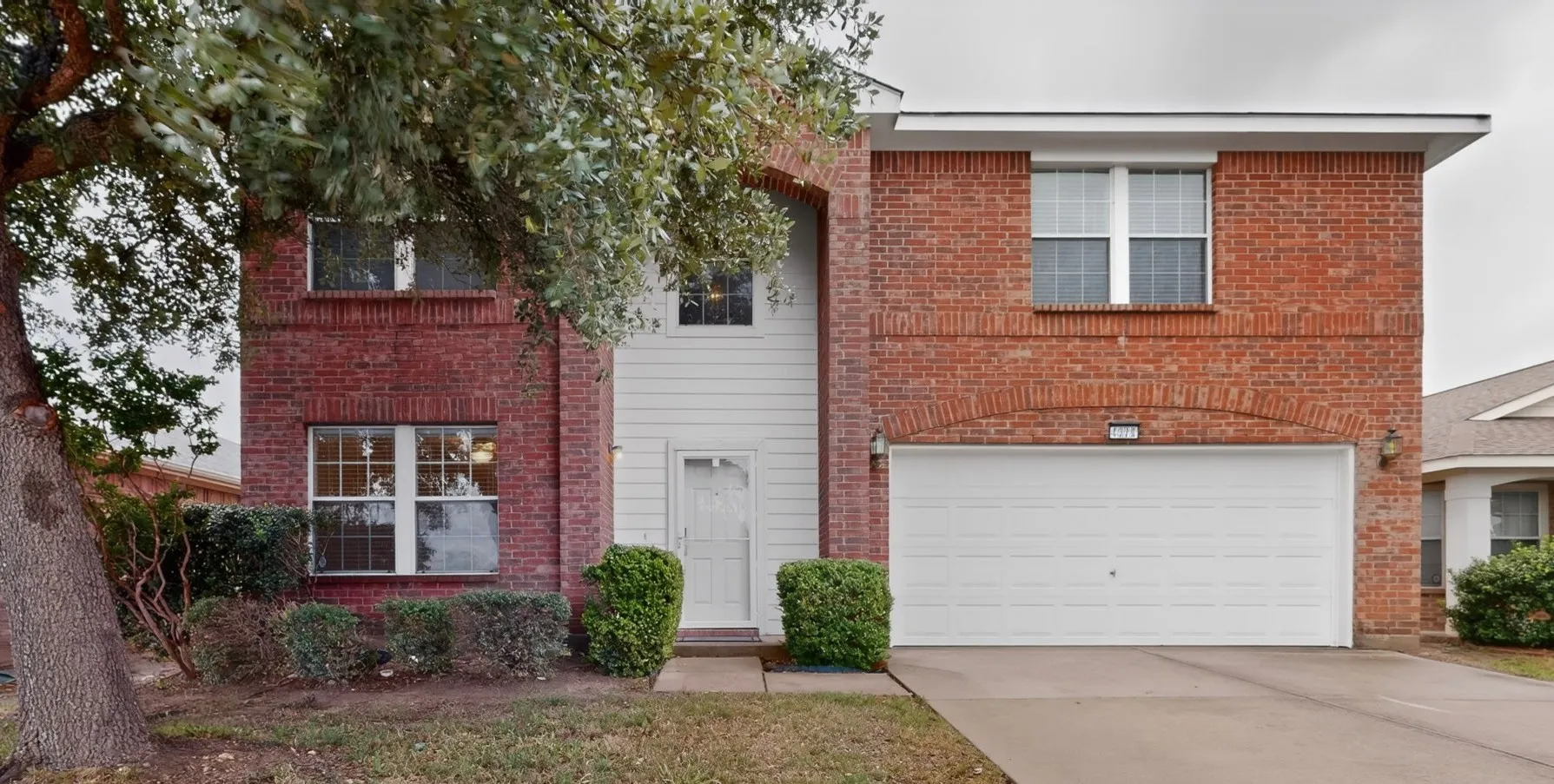Single Family Residence For Sale in Tarrant County , 4328 Tranquility Drive, Fort Worth, Texas 76244, 4 Bedroom, 3 Bathroom, 2 Garage spaces, 2,640 Sqft, built in 2006, mls#21259089, Real Estate Agent in Fort Worth, Homes For Sale in Tarrant county, Homes For Sale in Fort Worth, Realtor in Fort Worth Texas, Real Estate Brokerage Independent Realty Texas, Luminita Cordes Realtor