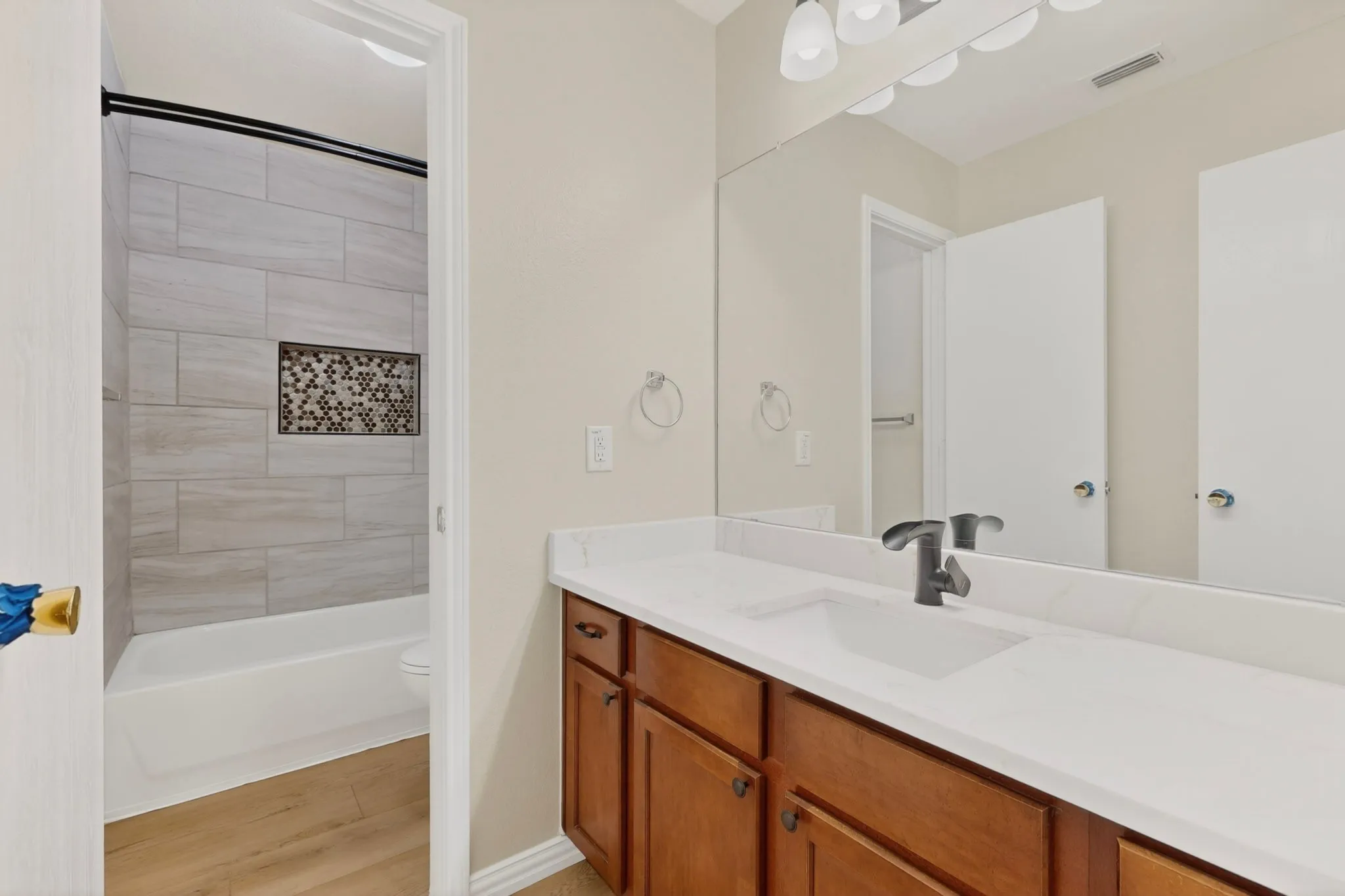 Single Family Residence For Sale in Tarrant County , 4328 Tranquility Drive, Fort Worth, Texas 76244, 4 Bedroom, 3 Bathroom, 2 Garage spaces, 2,640 Sqft, built in 2006, mls#21259089, Real Estate Agent in Fort Worth, Homes For Sale in Tarrant county, Homes For Sale in Fort Worth, Realtor in Fort Worth Texas, Real Estate Brokerage Independent Realty Texas, Luminita Cordes Realtor